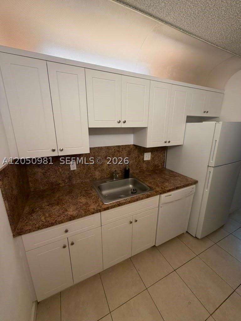 8200 SW 210th St #303, Cutler Bay FL 33189