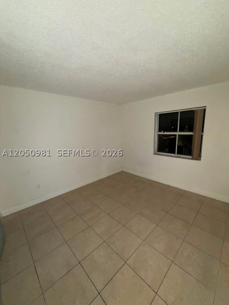 8200 SW 210th St #303, Cutler Bay FL 33189