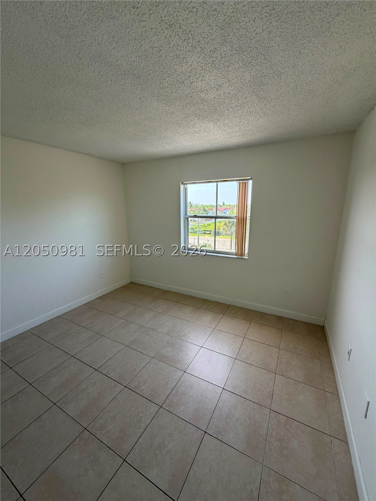 8200 SW 210th St #303, Cutler Bay FL 33189