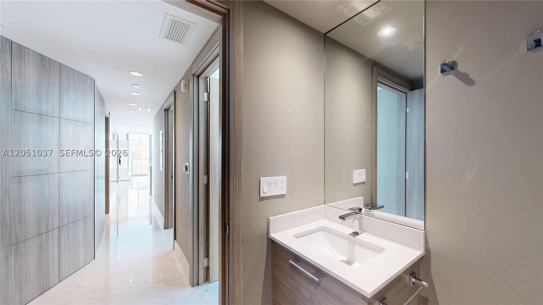 1300 S Miami Ave #3106, Miami FL 33130