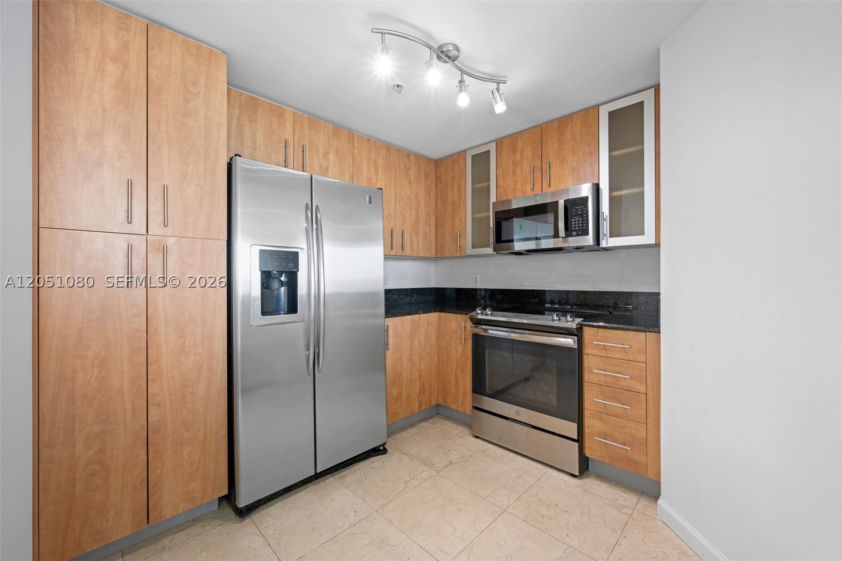 7910 Harbor Island Dr #402, North Bay Village FL 33141
