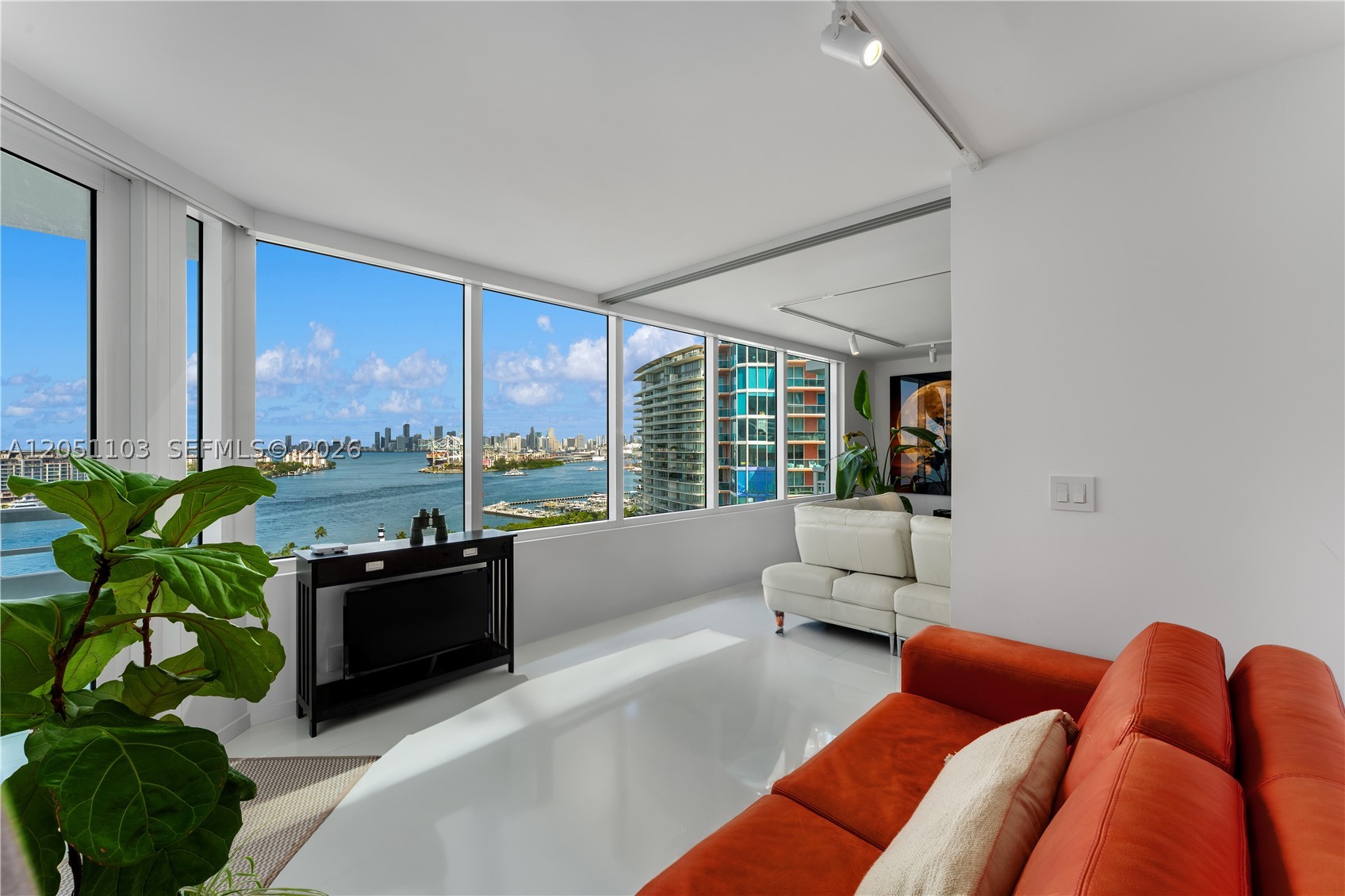 400 S Pointe Dr #1805, Miami Beach FL 33139