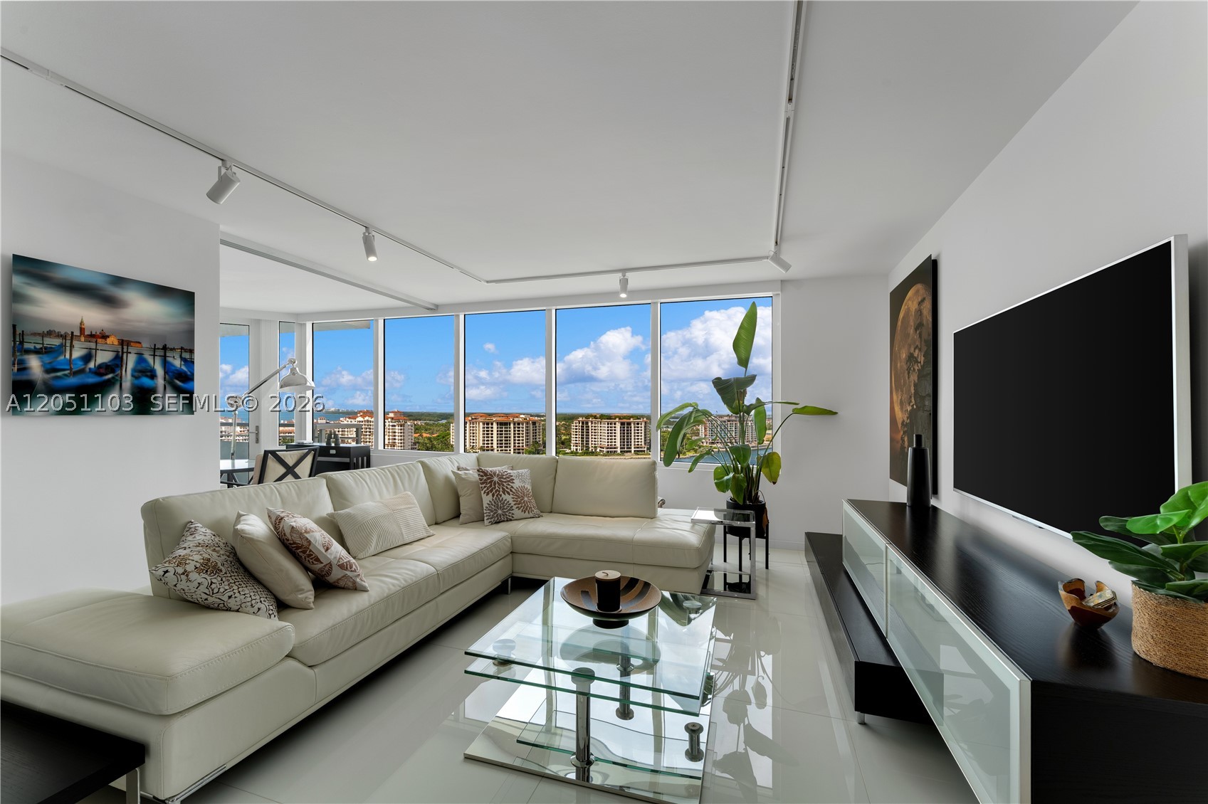 400 S Pointe Dr #1805, Miami Beach FL 33139