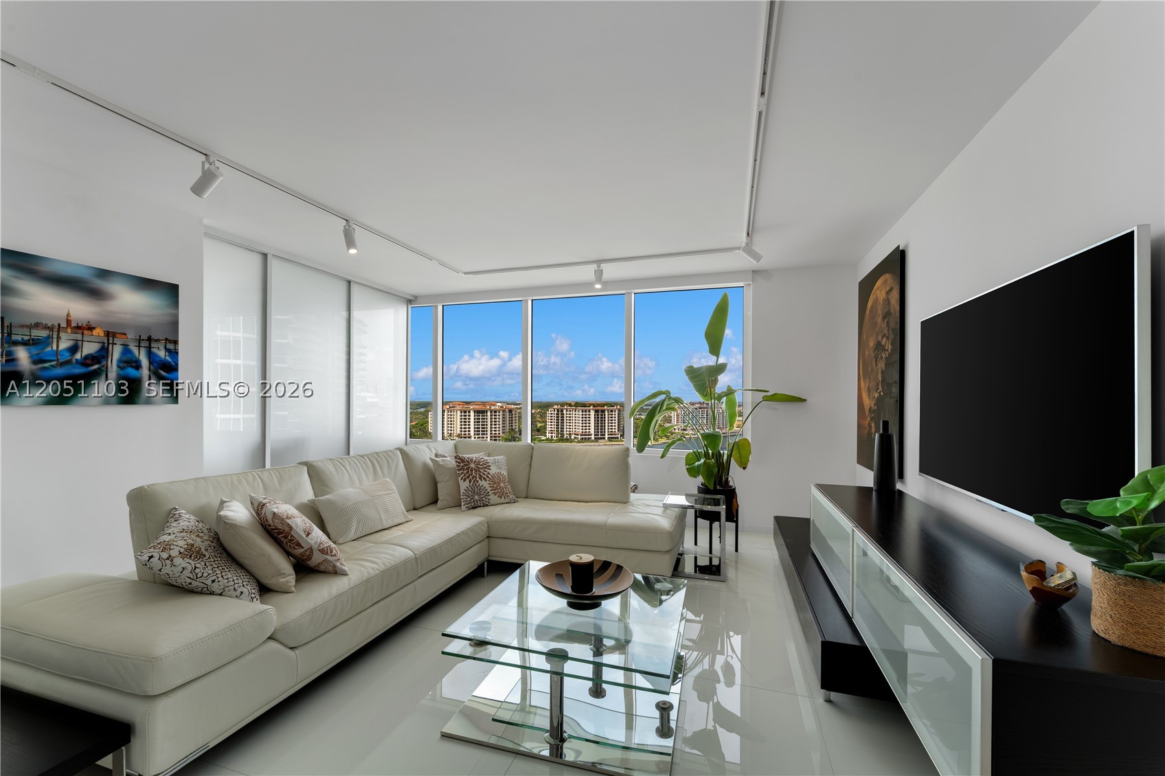 400 S Pointe Dr #1805, Miami Beach FL 33139