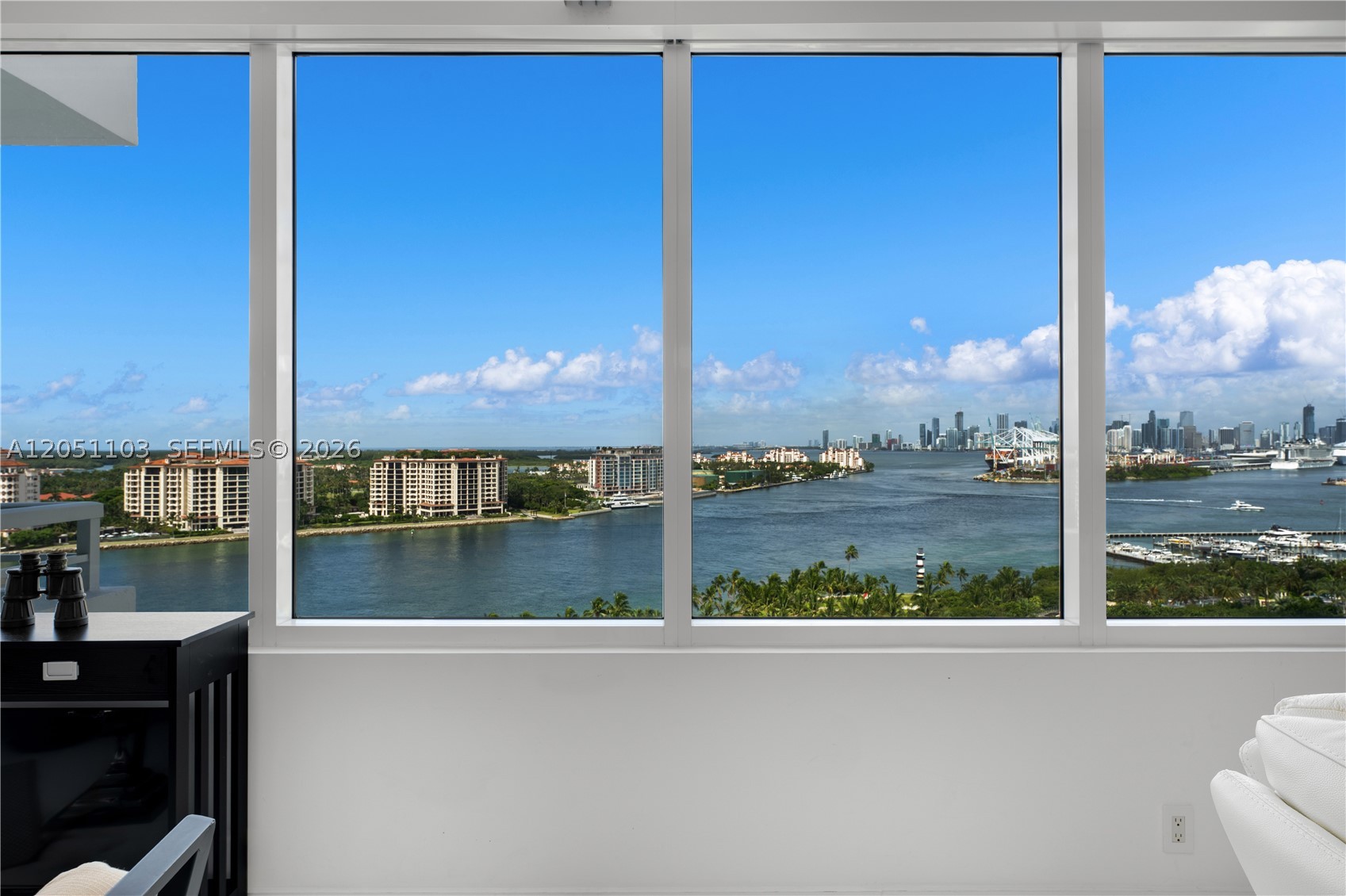 400 S Pointe Dr #1805, Miami Beach FL 33139