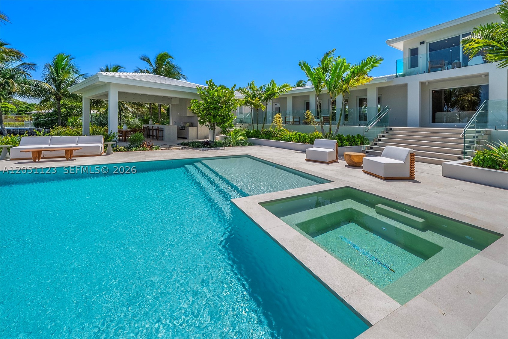 900 N Northlake Dr, Hollywood FL 33019