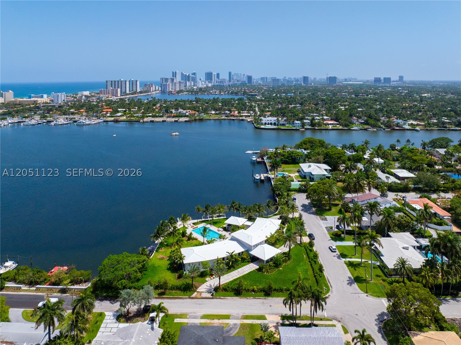 900 N Northlake Dr, Hollywood FL 33019