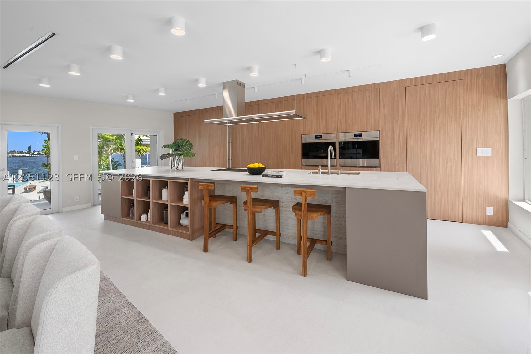 900 N Northlake Dr, Hollywood FL 33019