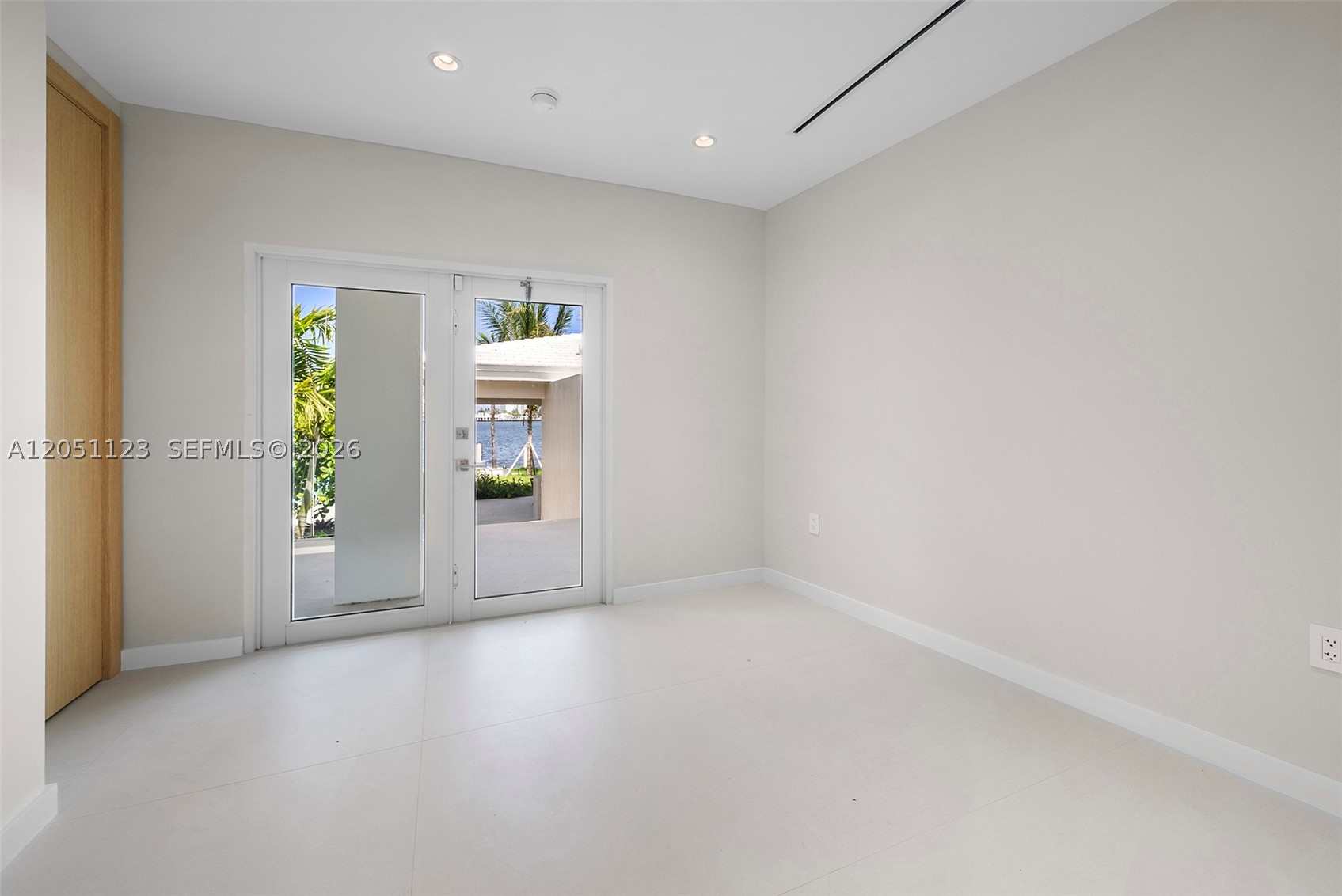 900 N Northlake Dr, Hollywood FL 33019