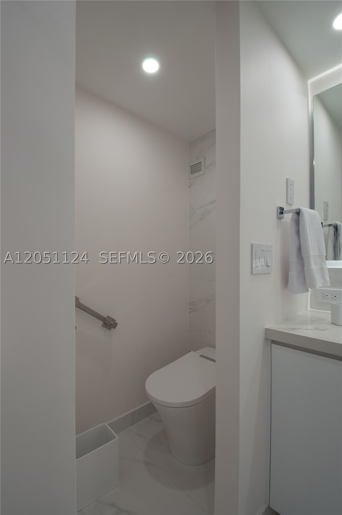 1121 Crandon Blvd #D301, Key Biscayne FL 33149