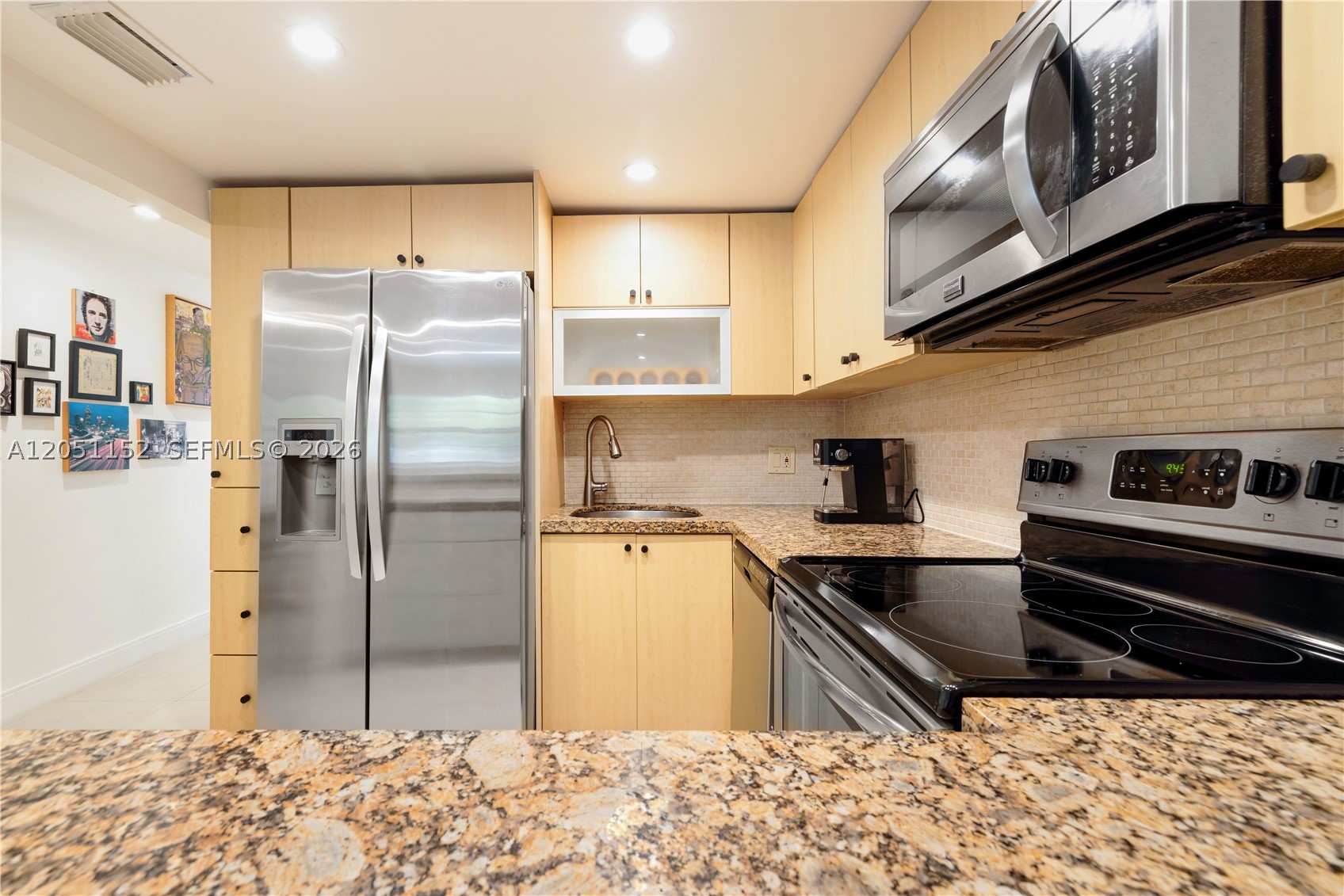 338 Majorca Ave #103, Coral Gables FL 33134