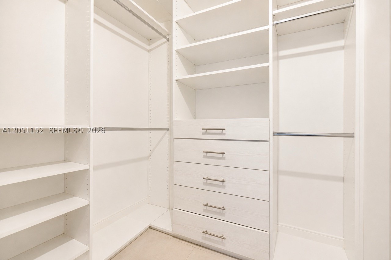 338 Majorca Ave #103, Coral Gables FL 33134