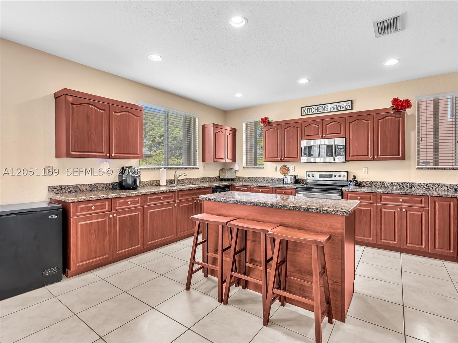 912 NW 204th St, Miami Gardens FL 33169