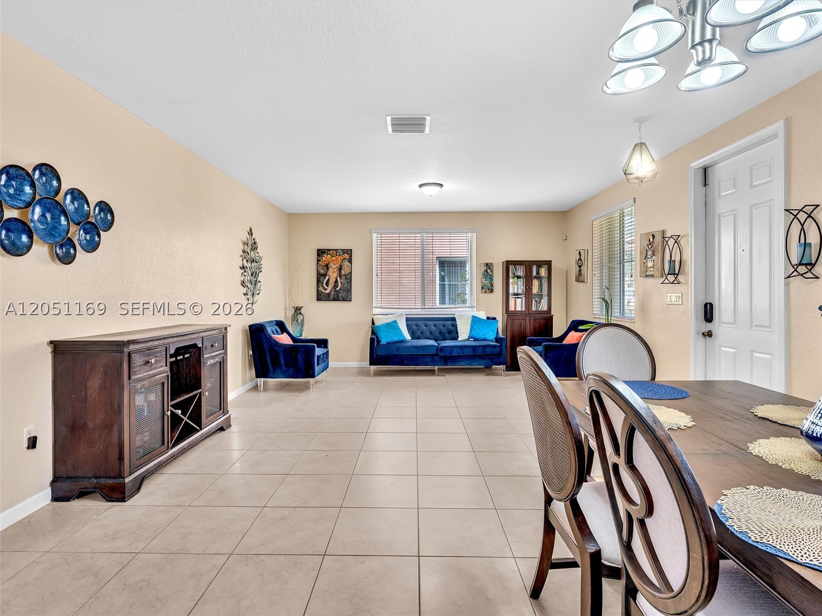 912 NW 204th St, Miami Gardens FL 33169