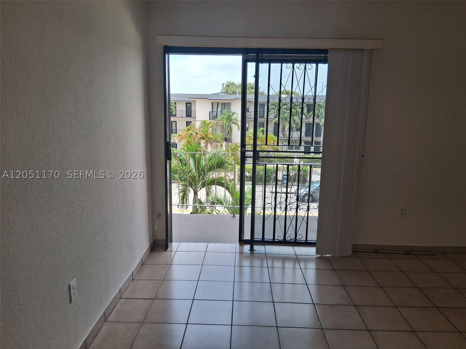 6200 W Flagler St #305, Miami FL 33144