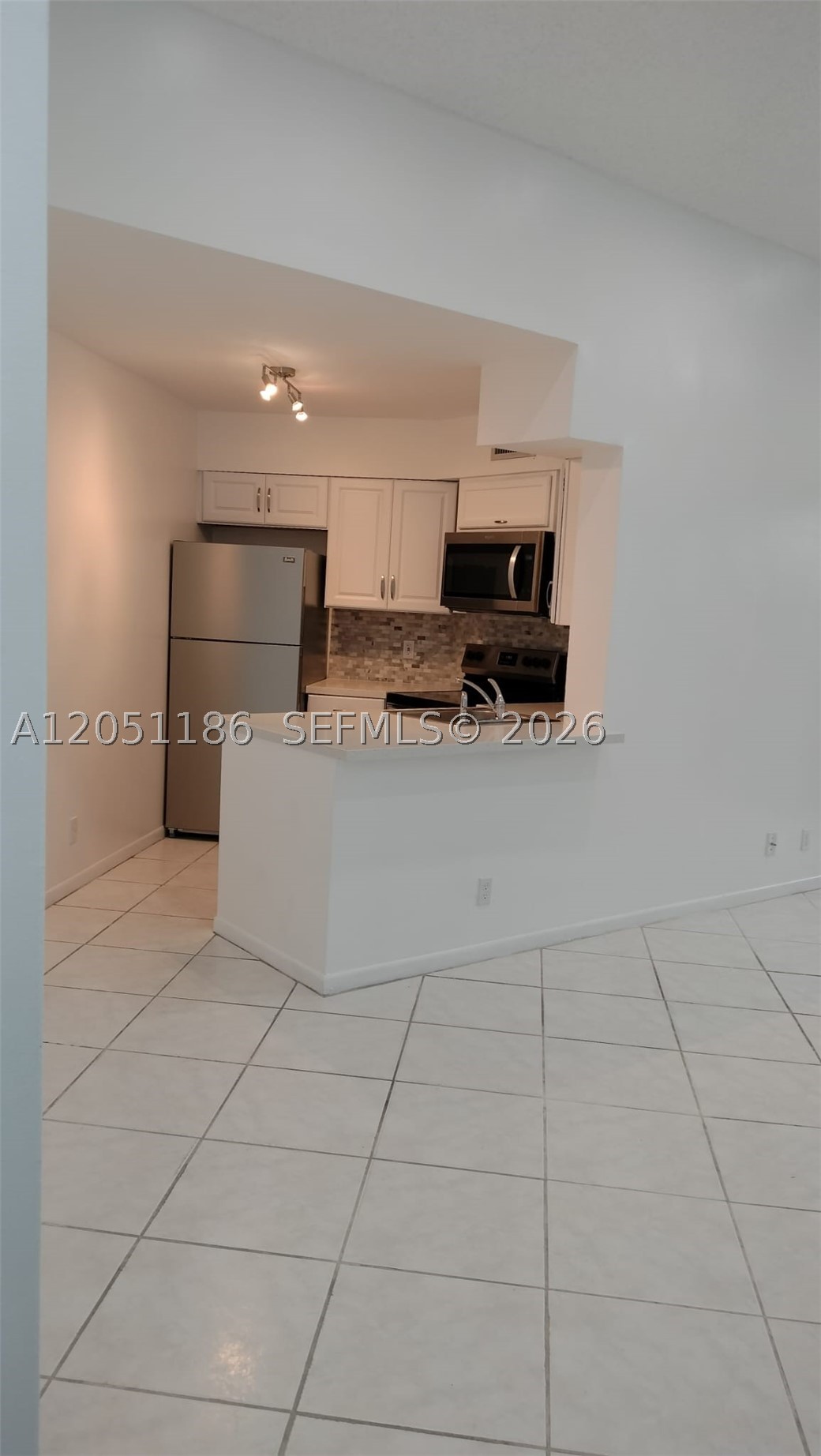212 Lake Pointe Dr #307, Oakland Park FL 33309