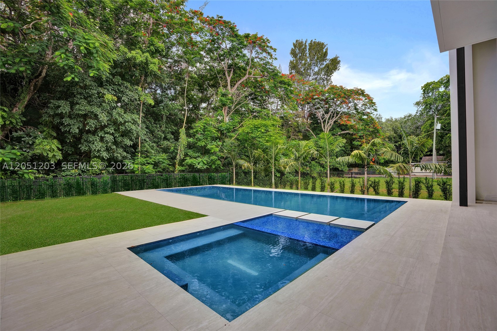 4640 Sunset Dr, Miami FL 33143