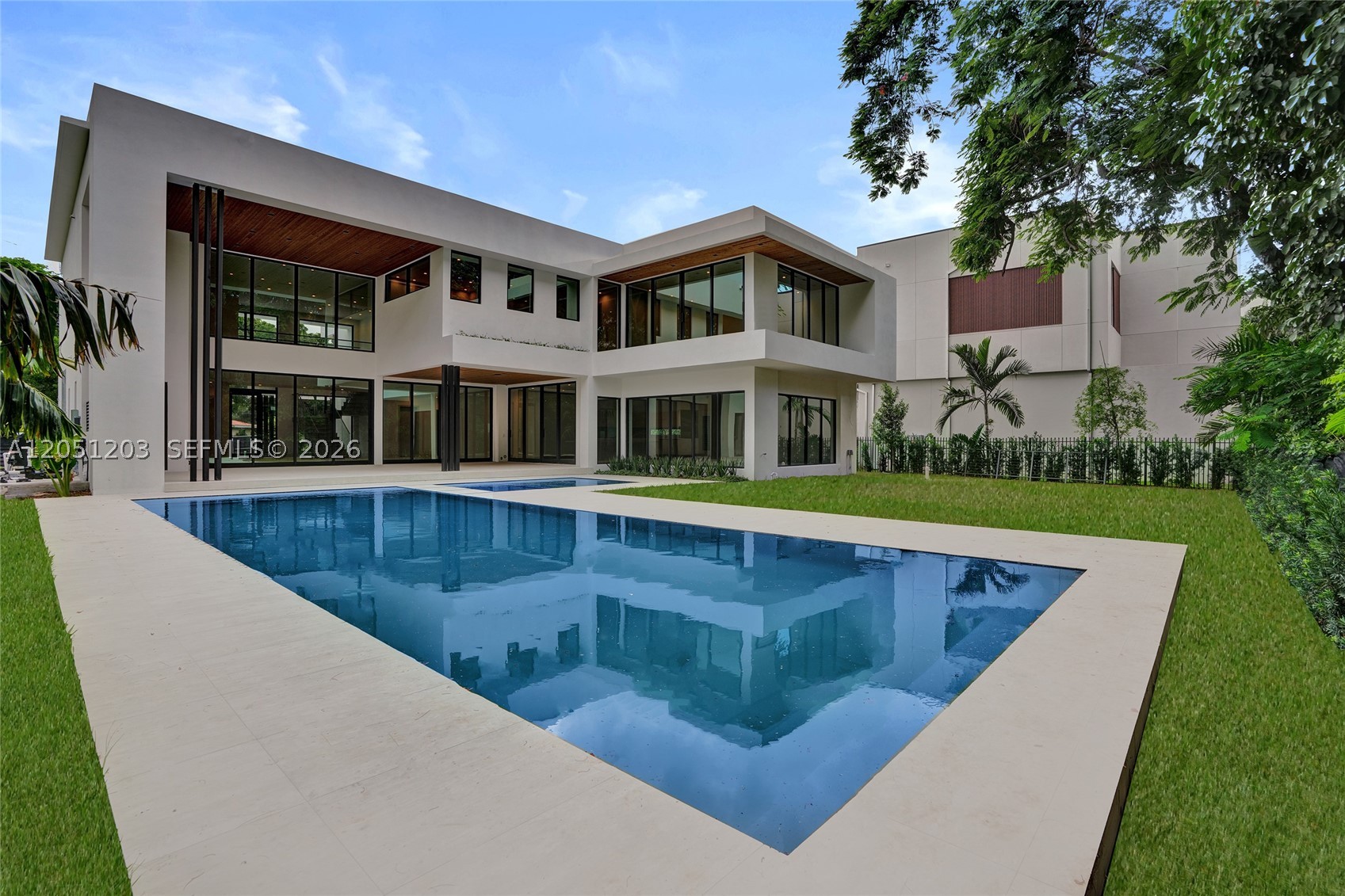 4640 Sunset Dr, Miami FL 33143