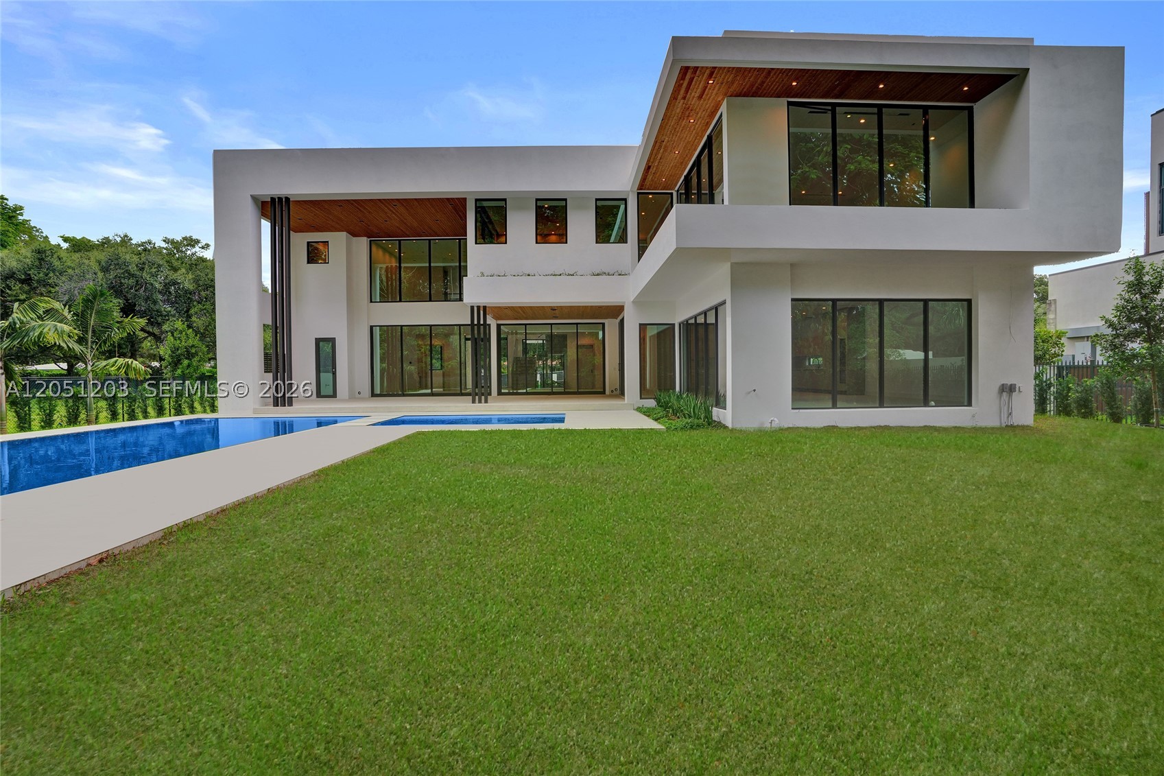 4640 Sunset Dr, Miami FL 33143
