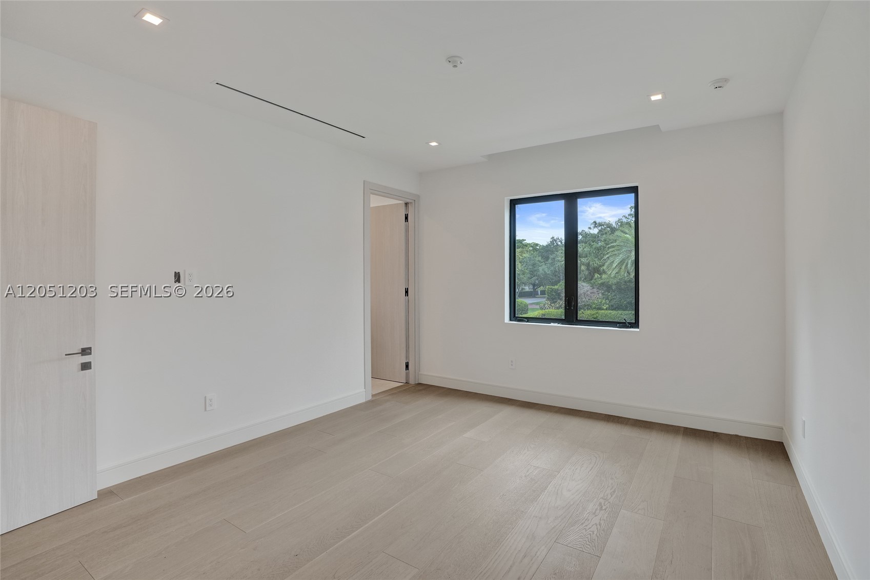 4640 Sunset Dr, Miami FL 33143