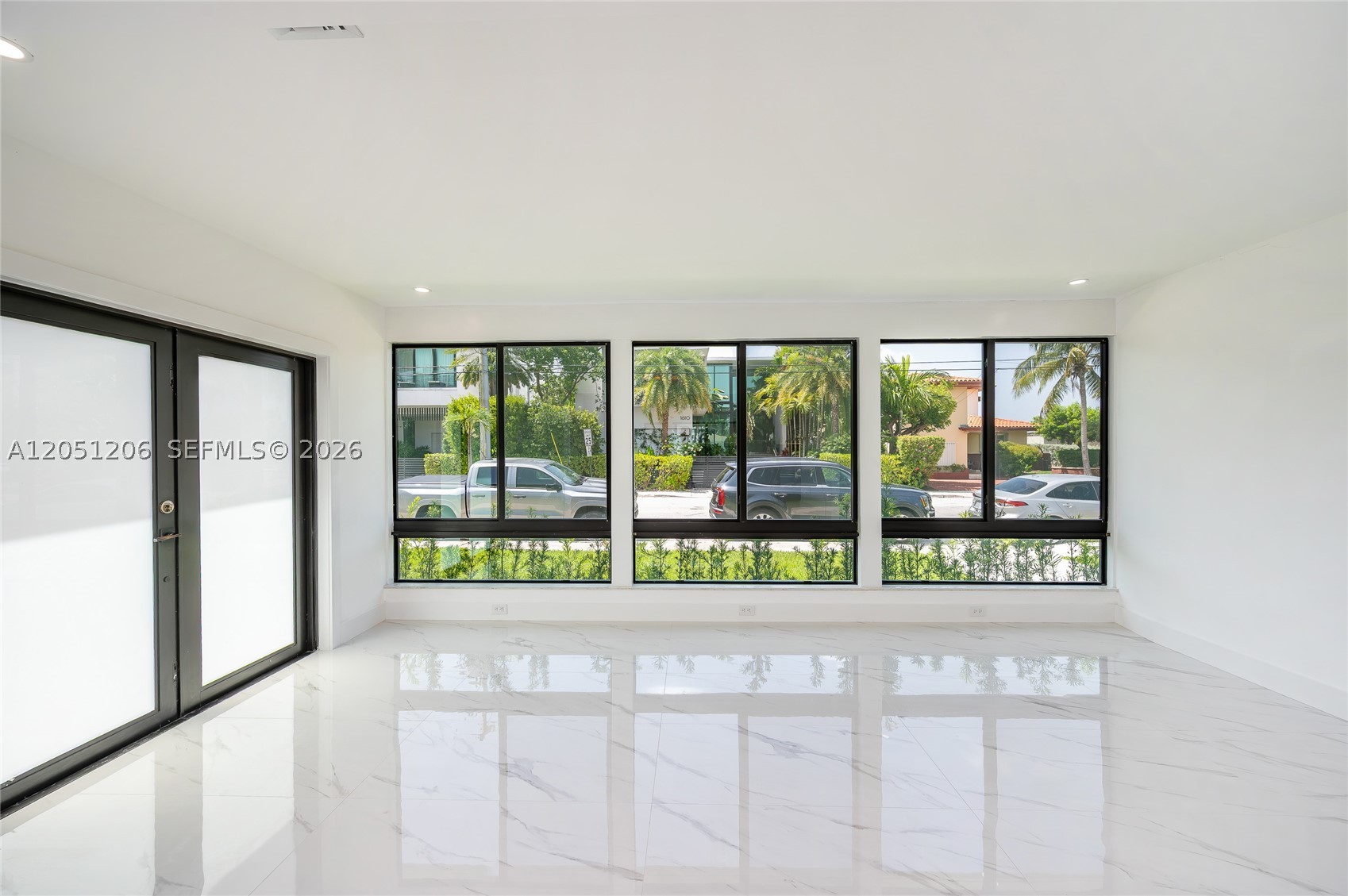 1621 S Treasure Dr, North Bay Village FL 33141