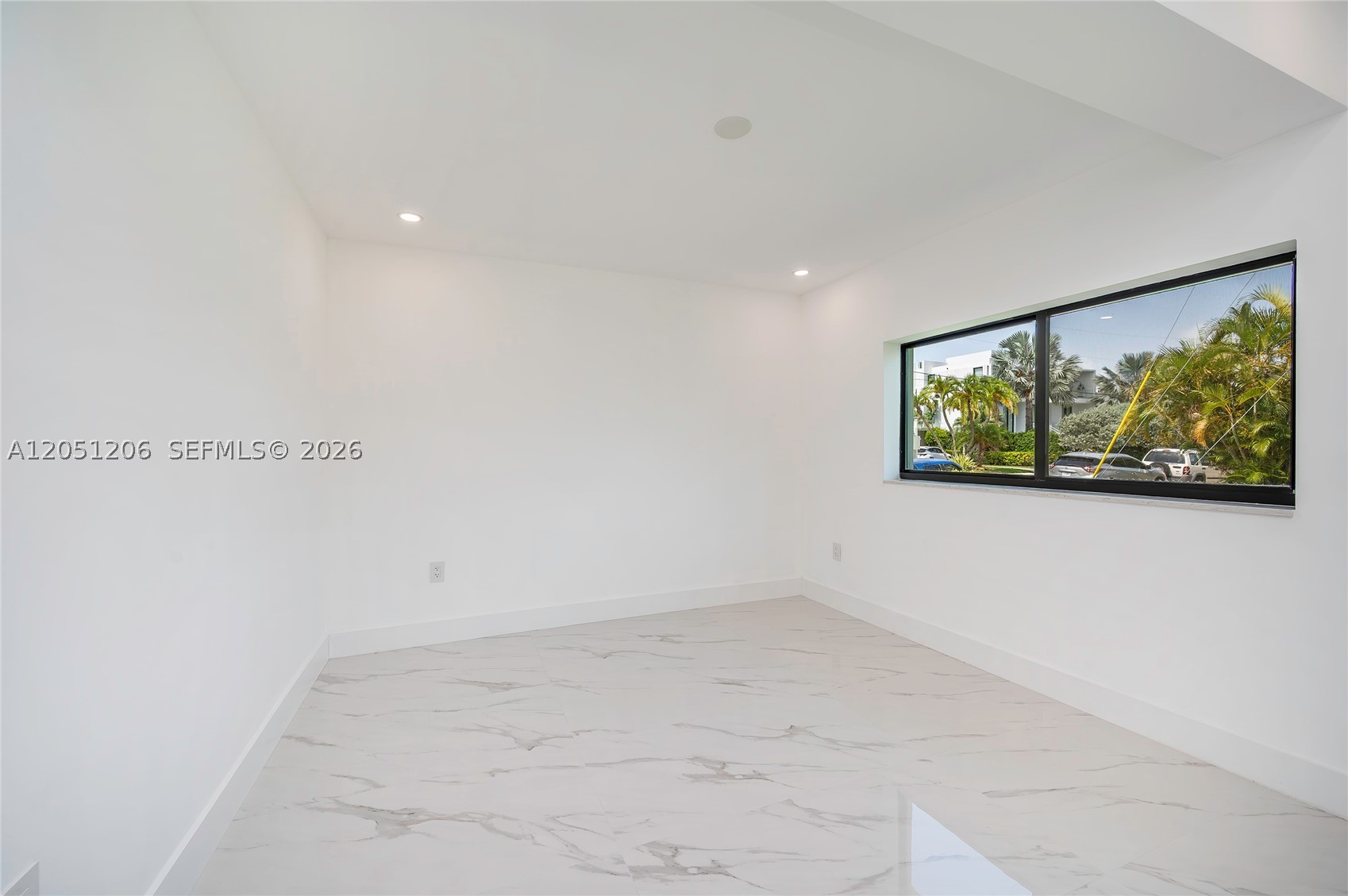 1621 S Treasure Dr, North Bay Village FL 33141