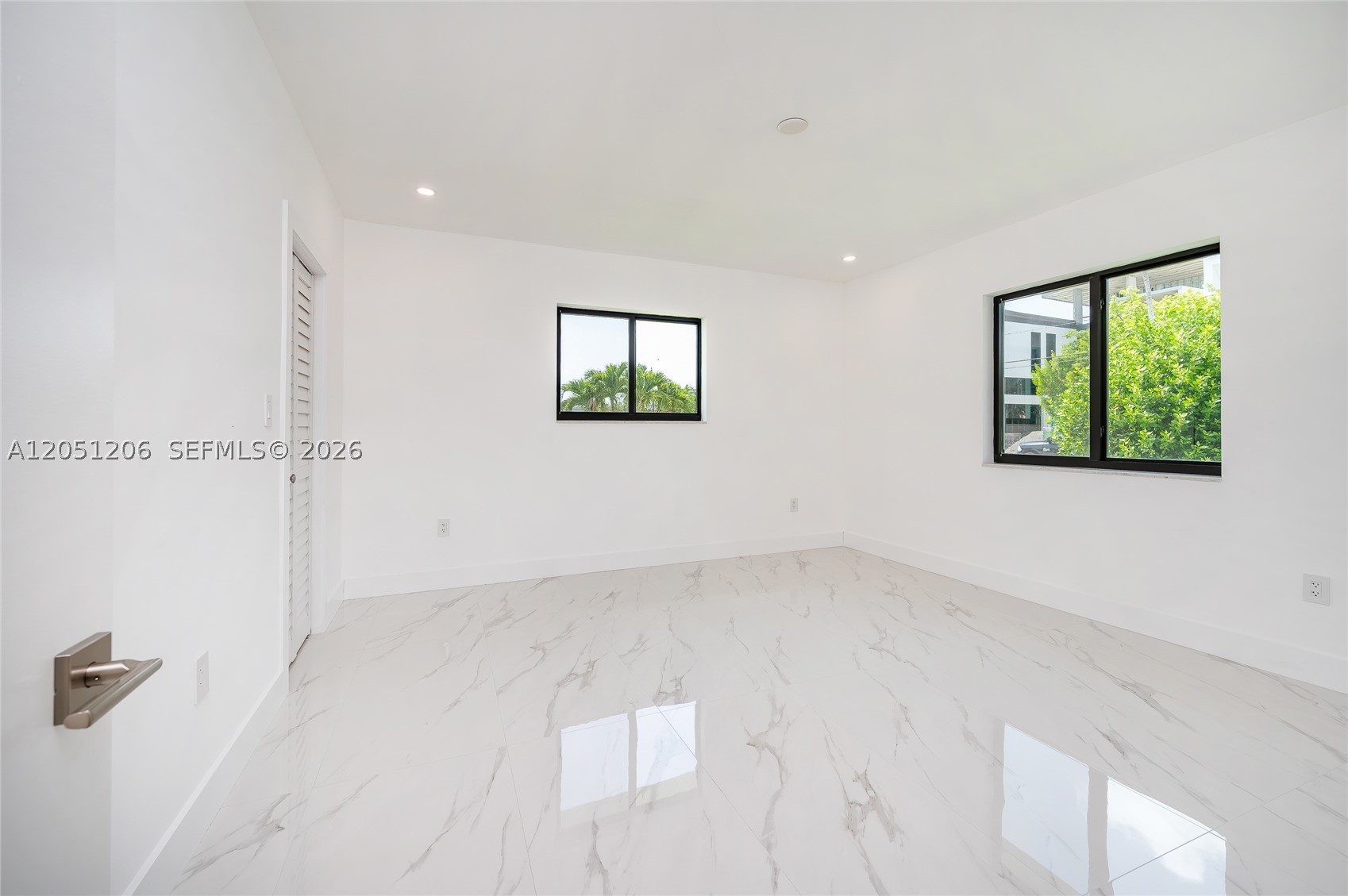 1621 S Treasure Dr, North Bay Village FL 33141