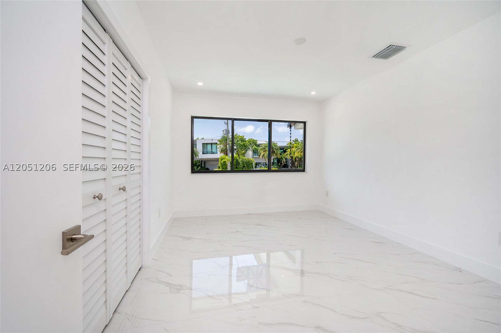 1621 S Treasure Dr, North Bay Village FL 33141