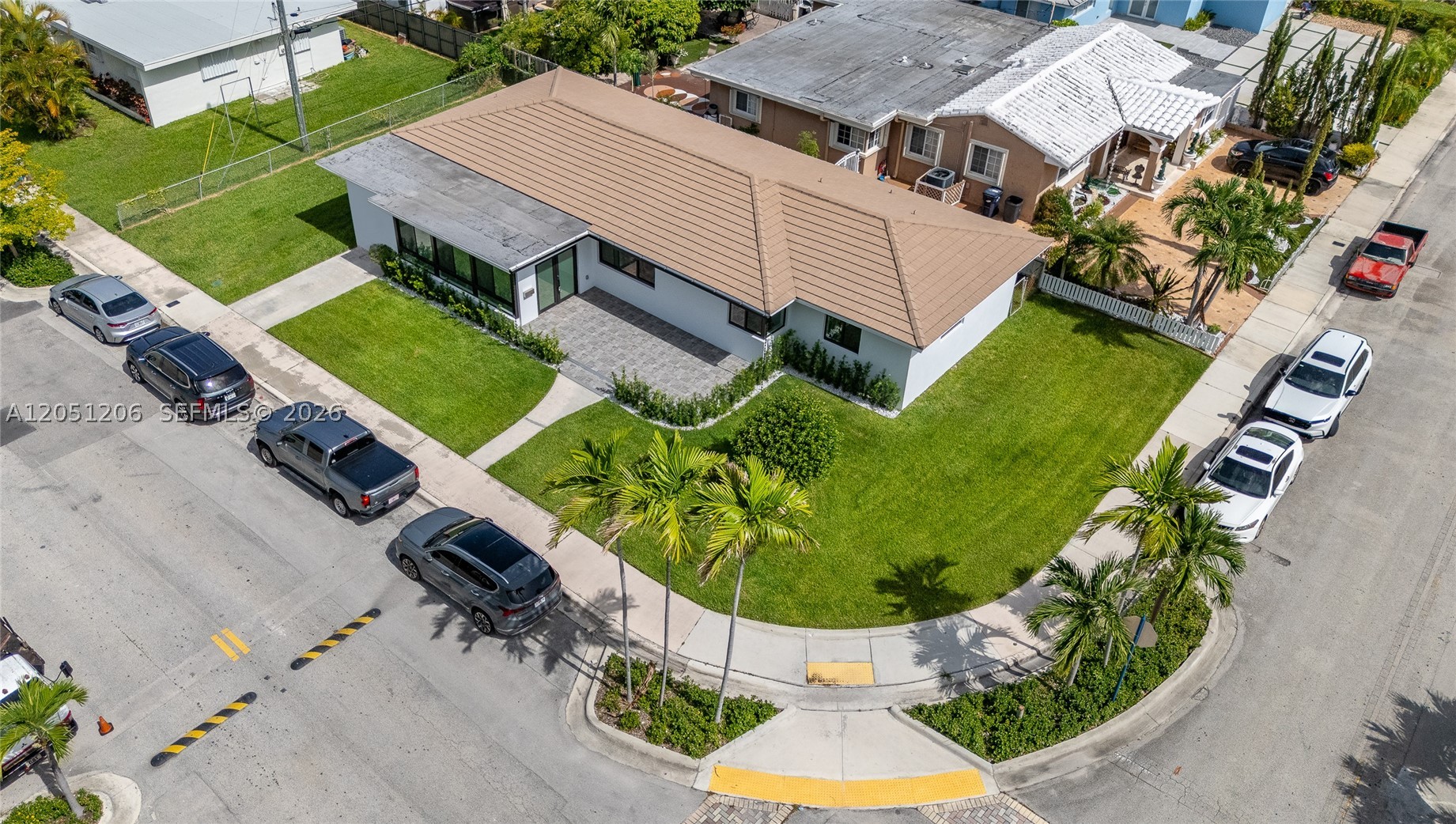 1621 S Treasure Dr, North Bay Village FL 33141