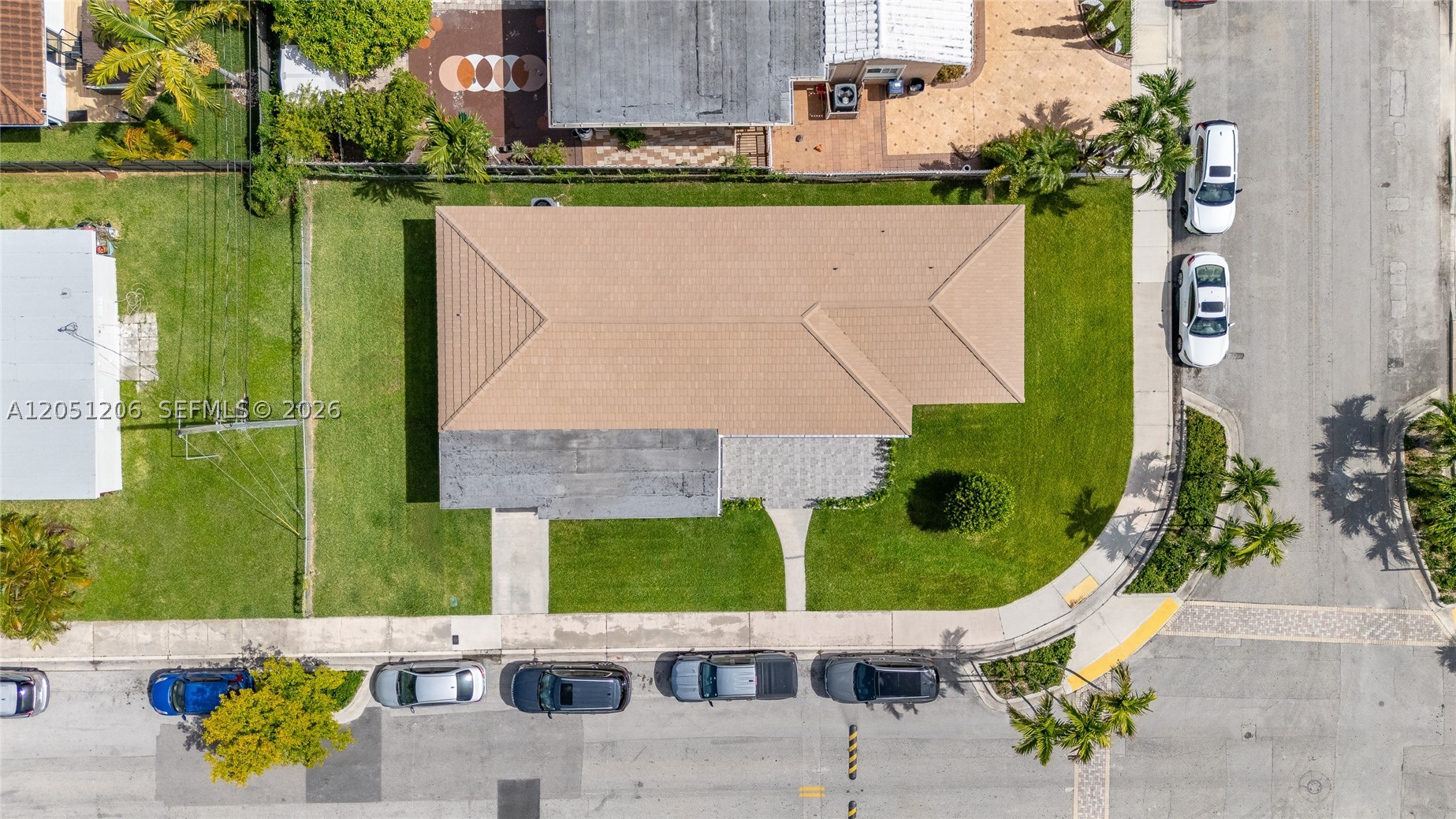 1621 S Treasure Dr, North Bay Village FL 33141