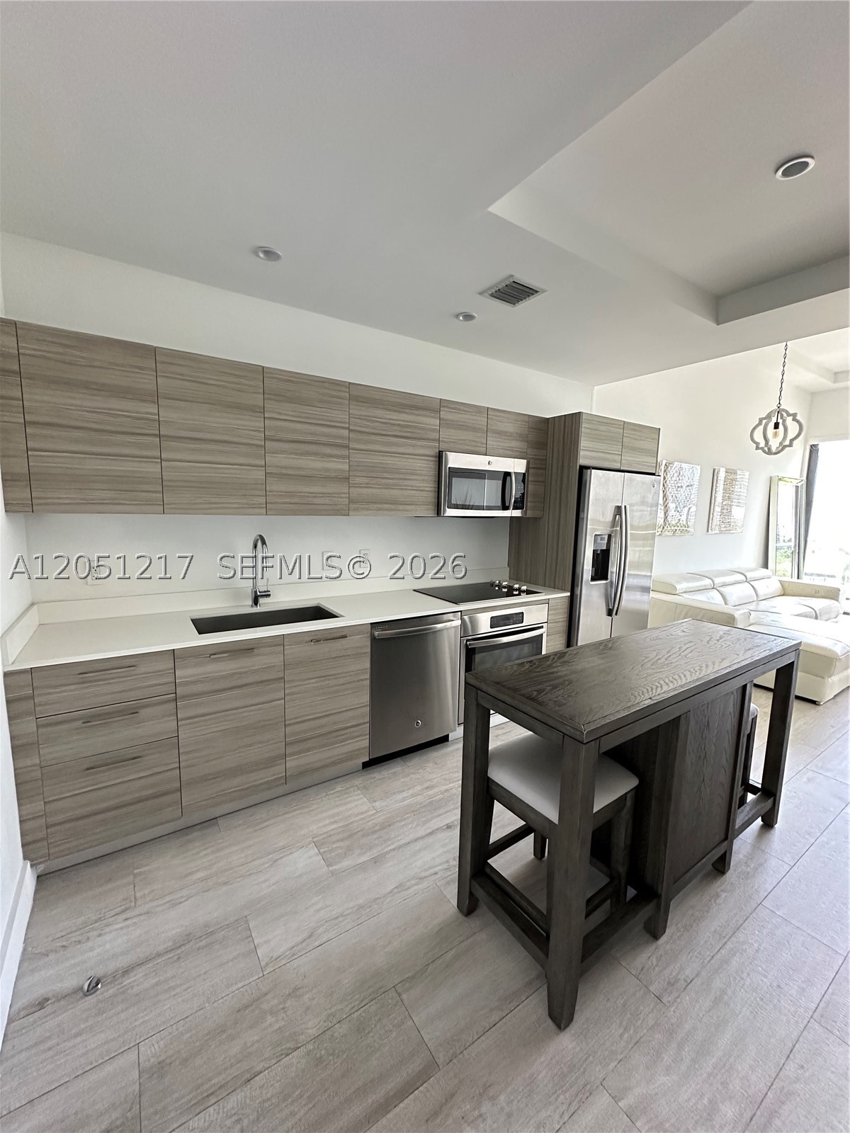121 NE 34th St #L605, Miami FL 33137