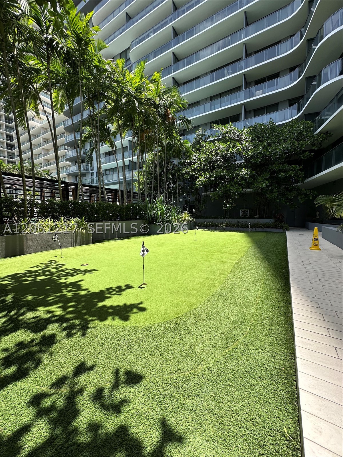 121 NE 34th St #L605, Miami FL 33137