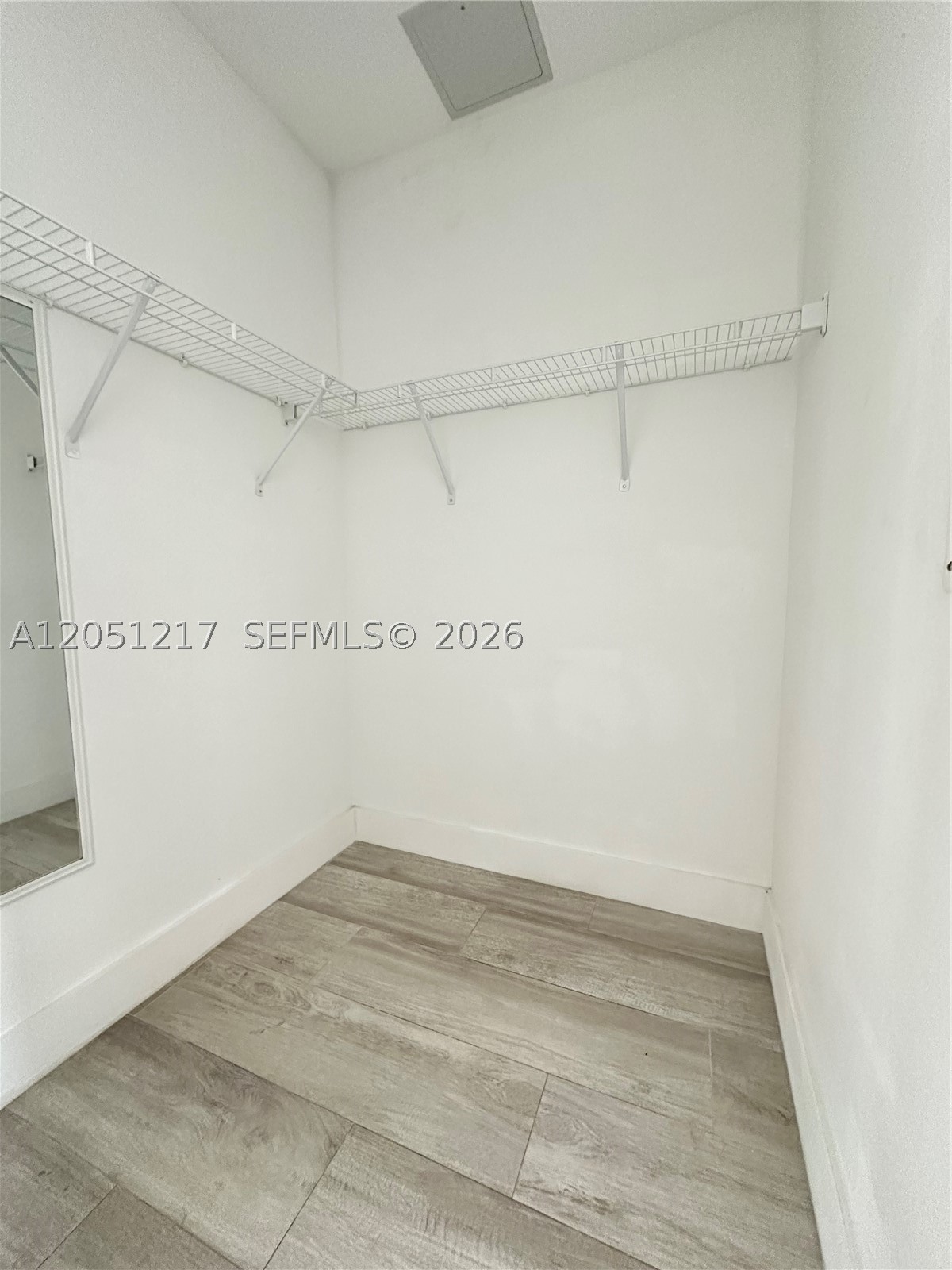 121 NE 34th St #L605, Miami FL 33137