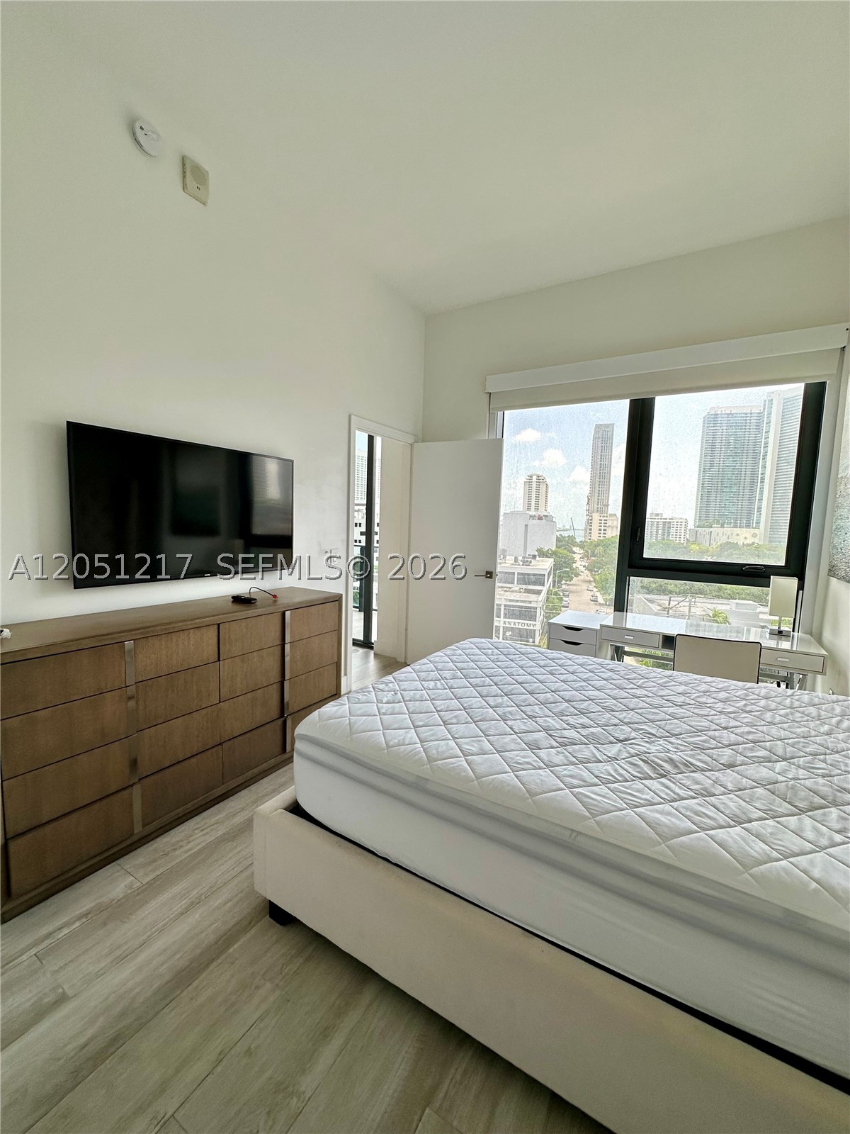 121 NE 34th St #L605, Miami FL 33137