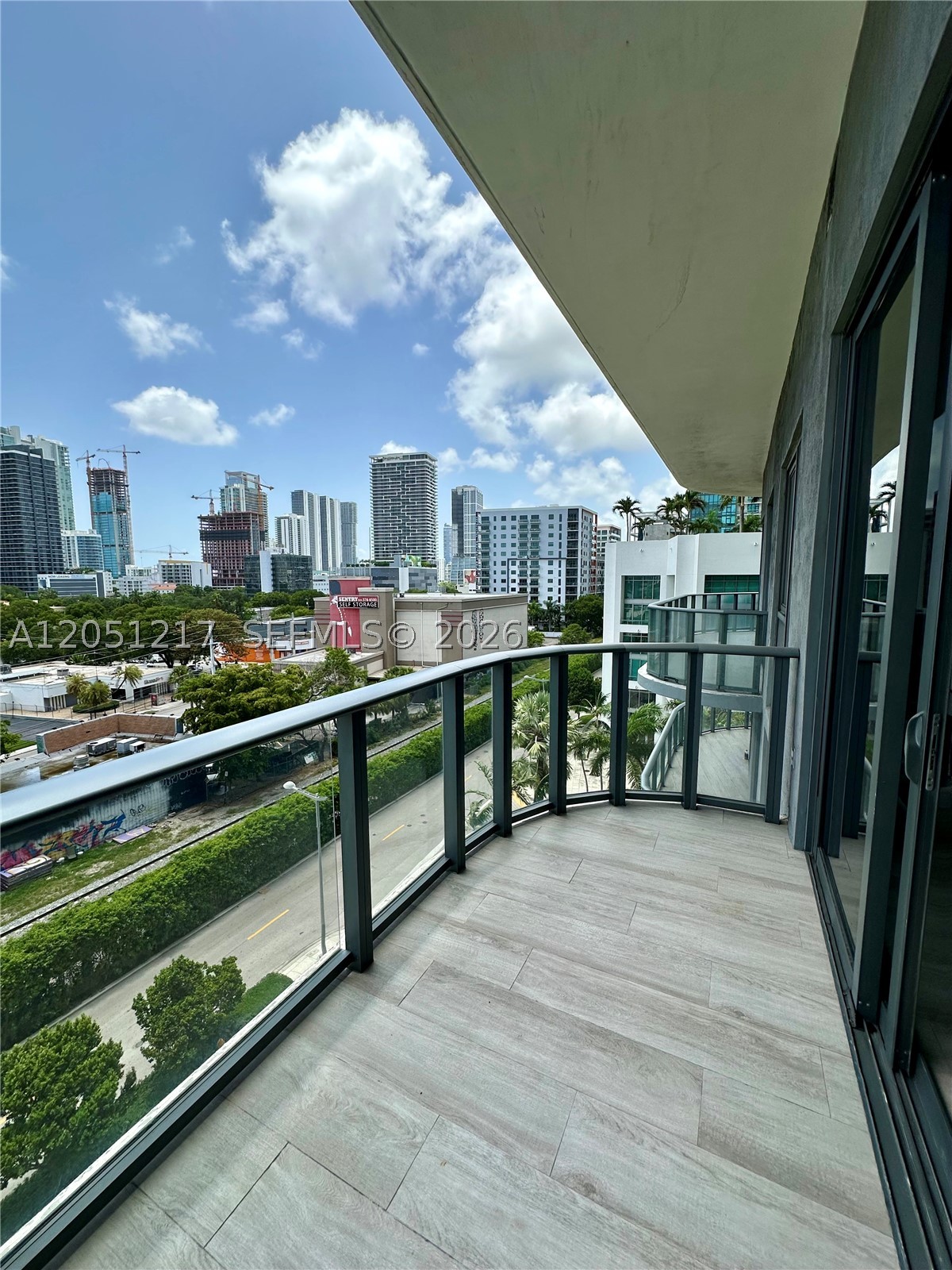 121 NE 34th St #L605, Miami FL 33137