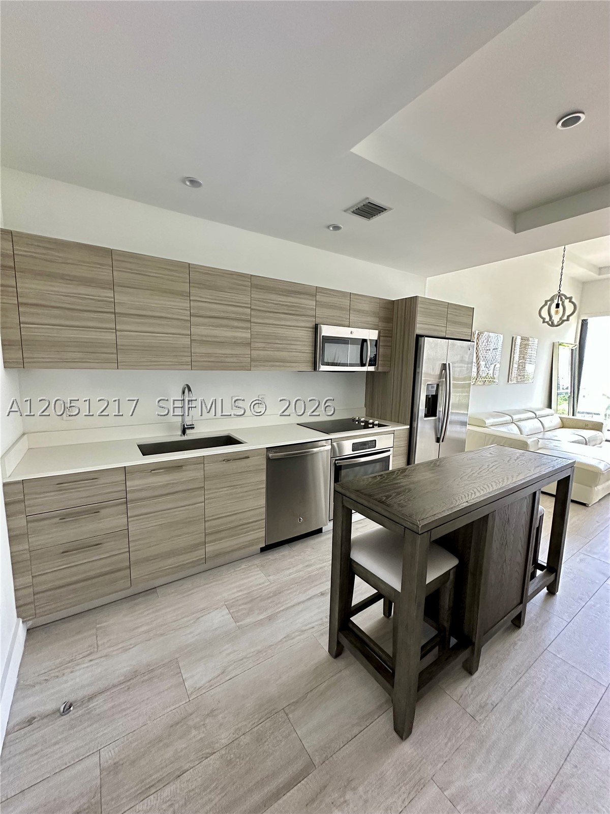 121 NE 34th St #L605, Miami FL 33137