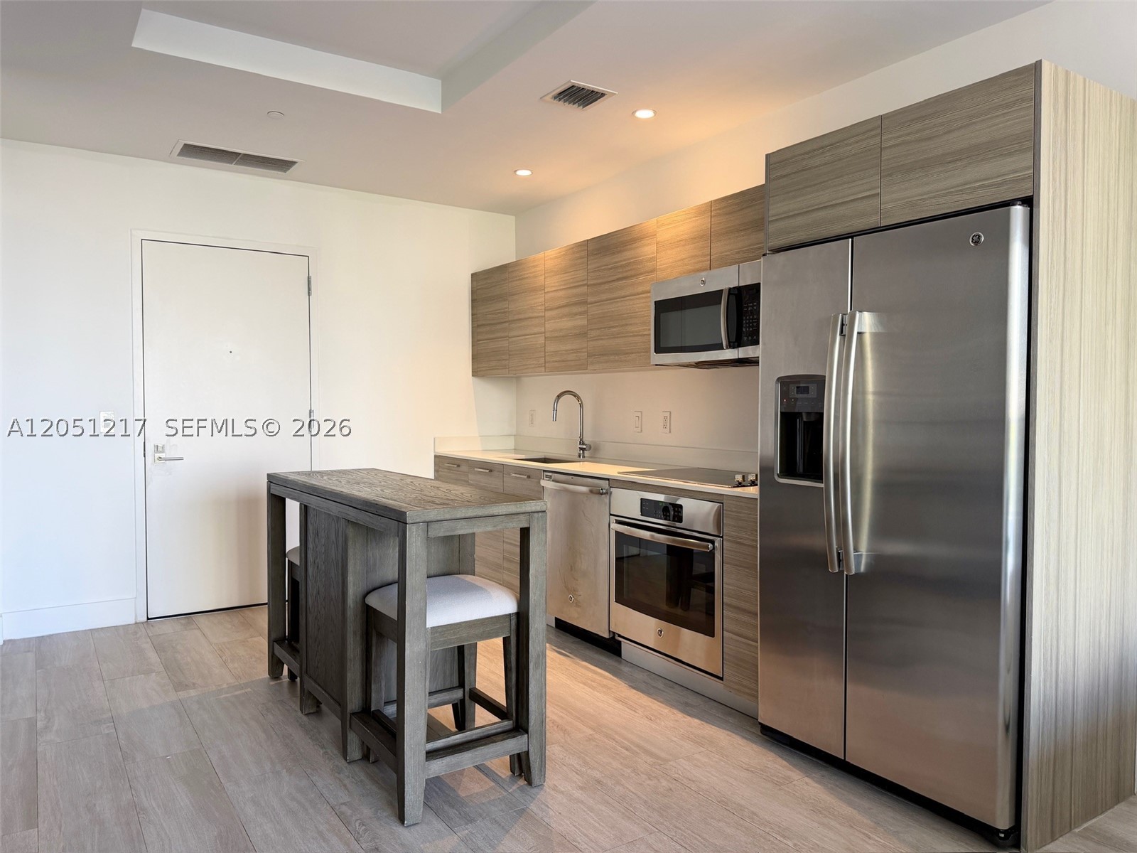 121 NE 34th St #L605, Miami FL 33137