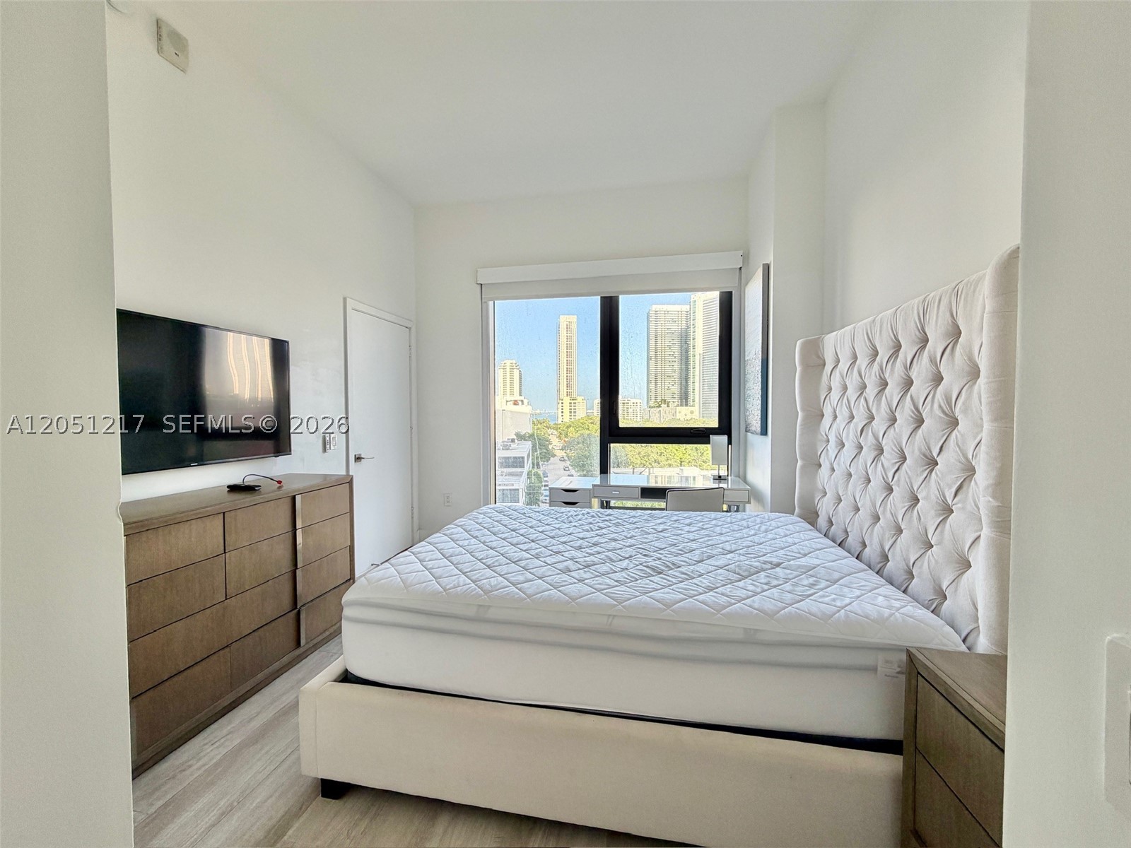 121 NE 34th St #L605, Miami FL 33137