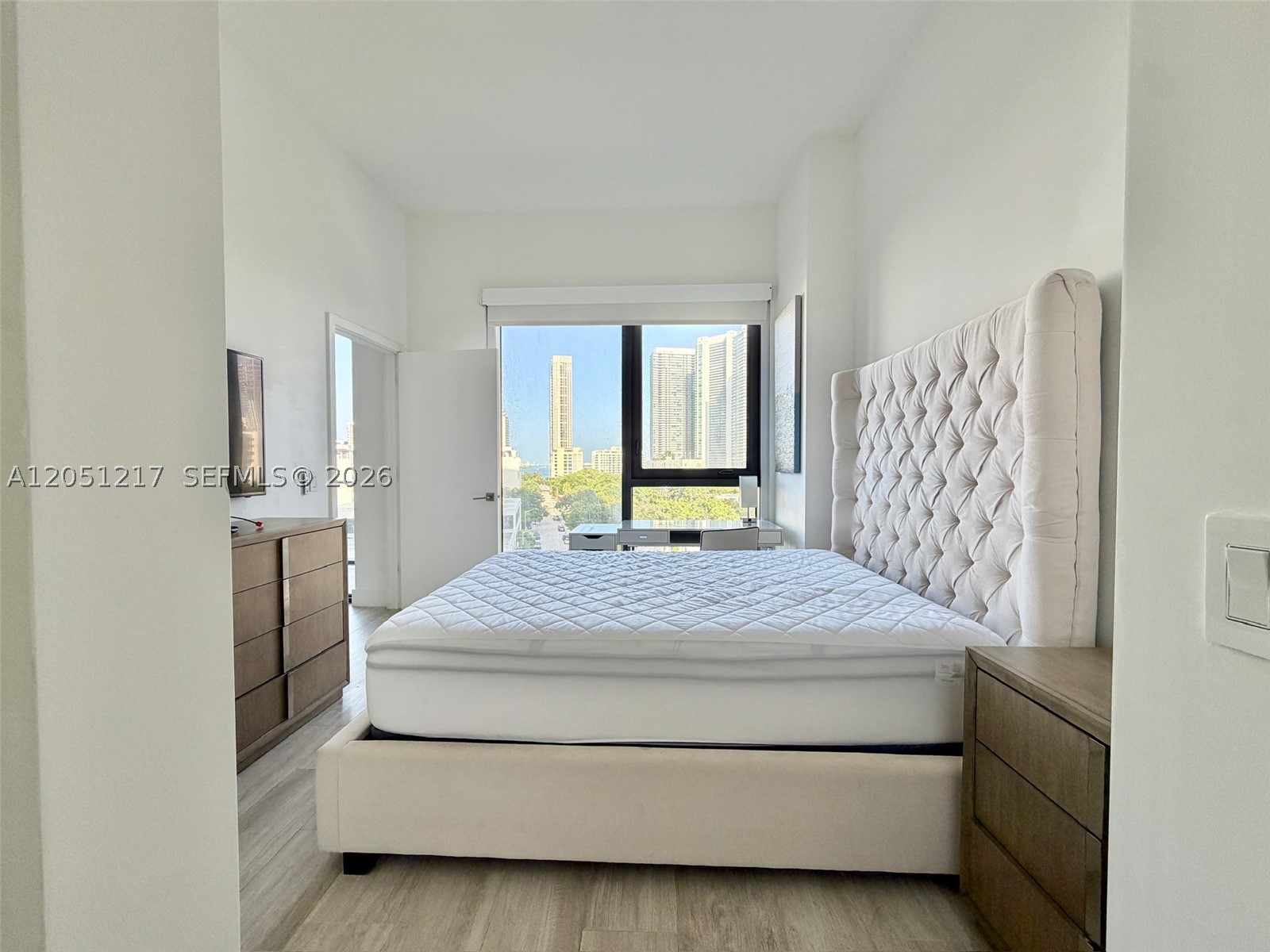 121 NE 34th St #L605, Miami FL 33137