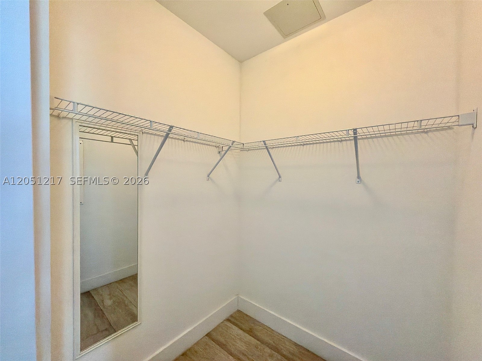 121 NE 34th St #L605, Miami FL 33137