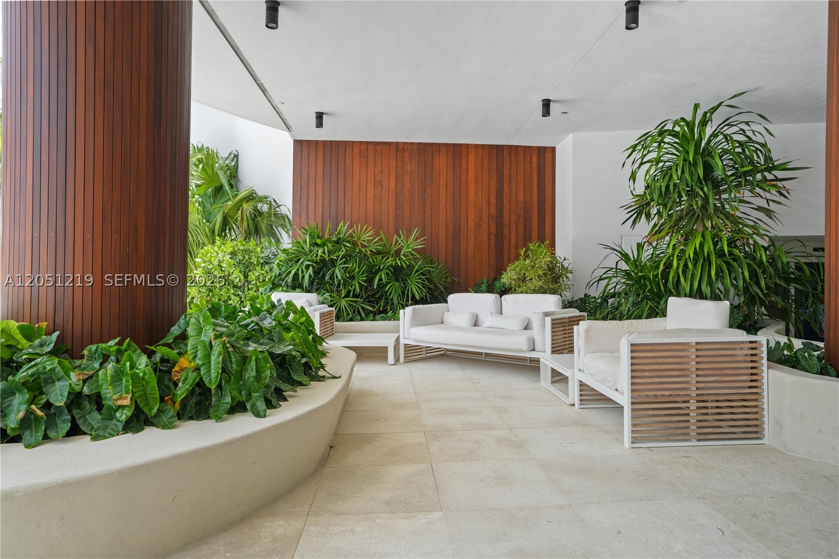 6365 Collins Ave #1705, Miami Beach FL 33141