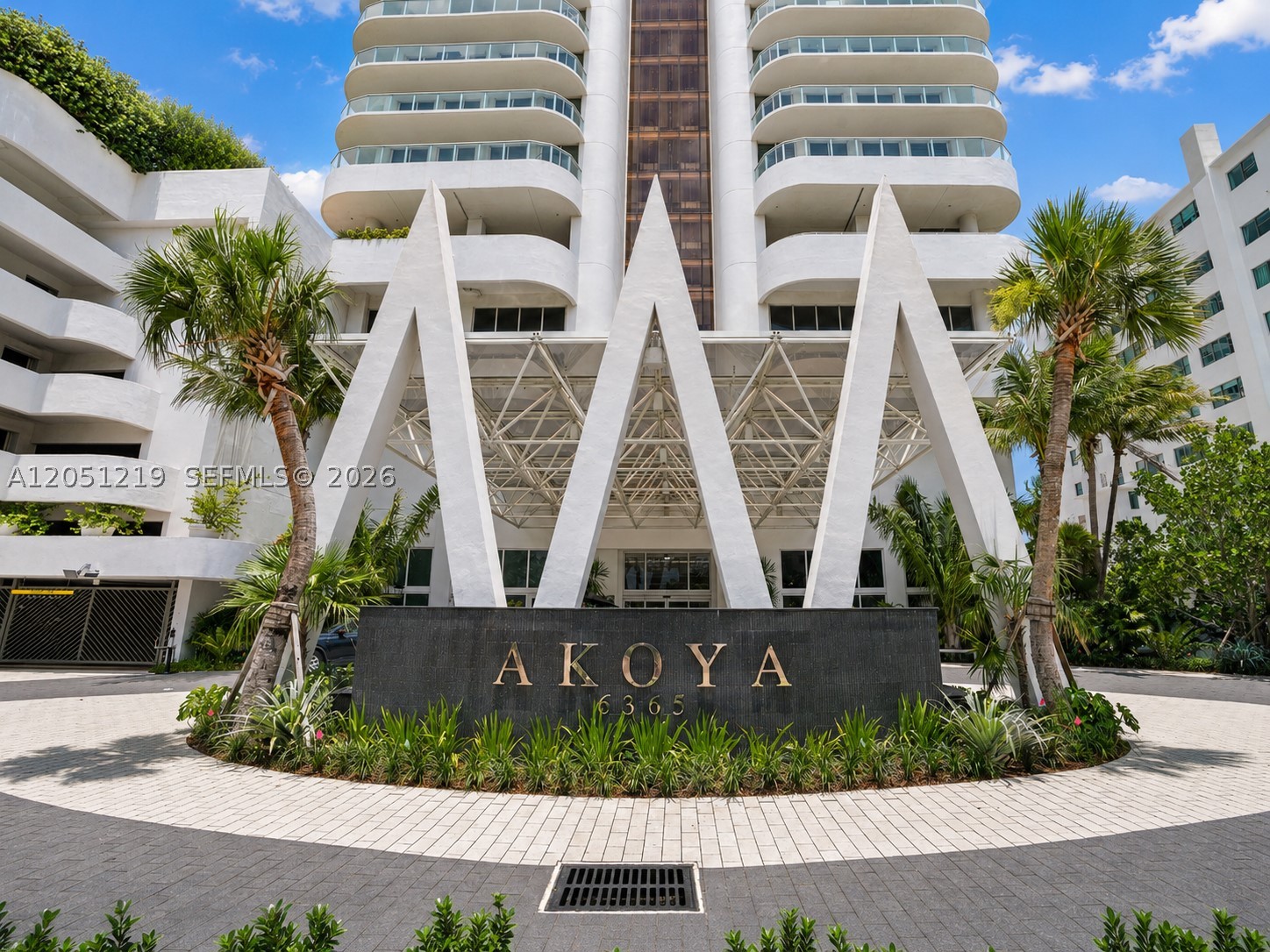 6365 Collins Ave #1705, Miami Beach FL 33141