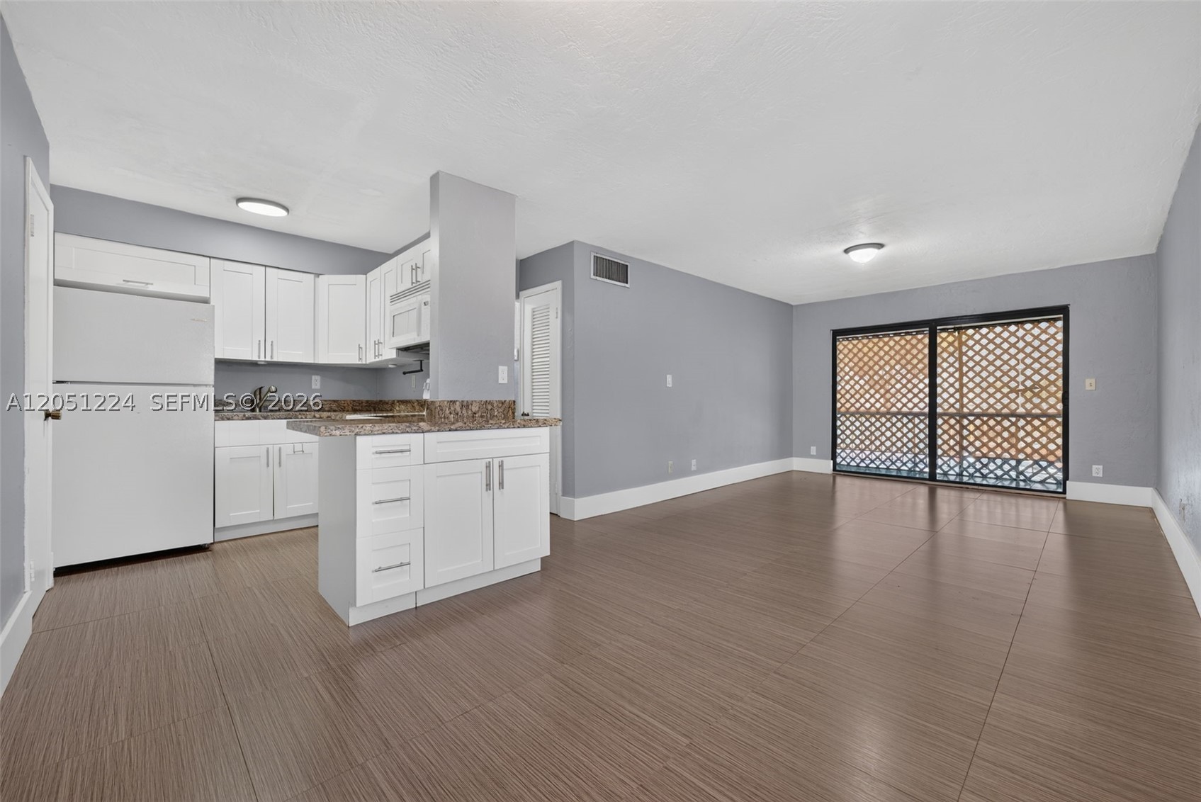 8701 SW 141st St #L6, Palmetto Bay FL 33176