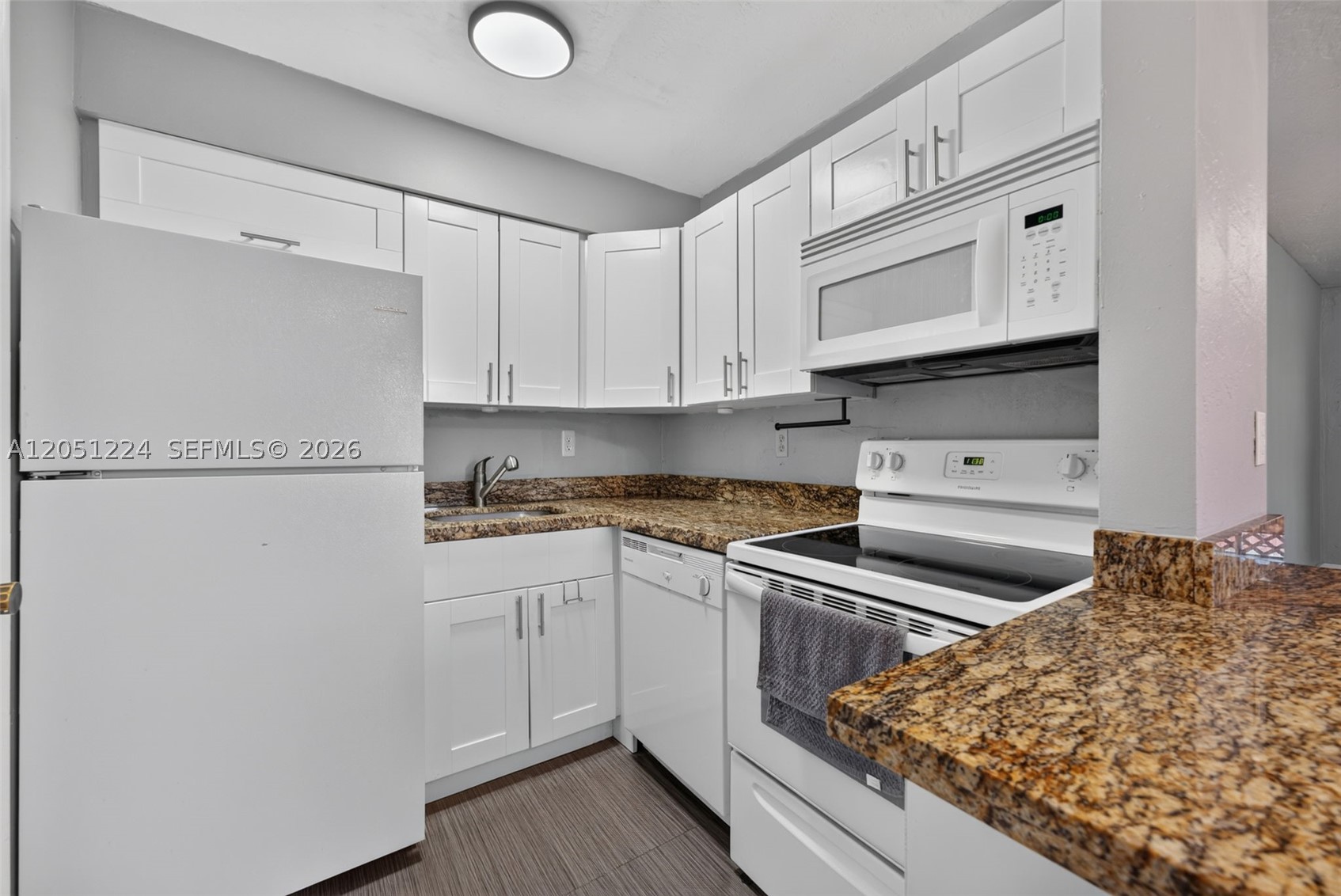 8701 SW 141st St #L6, Palmetto Bay FL 33176