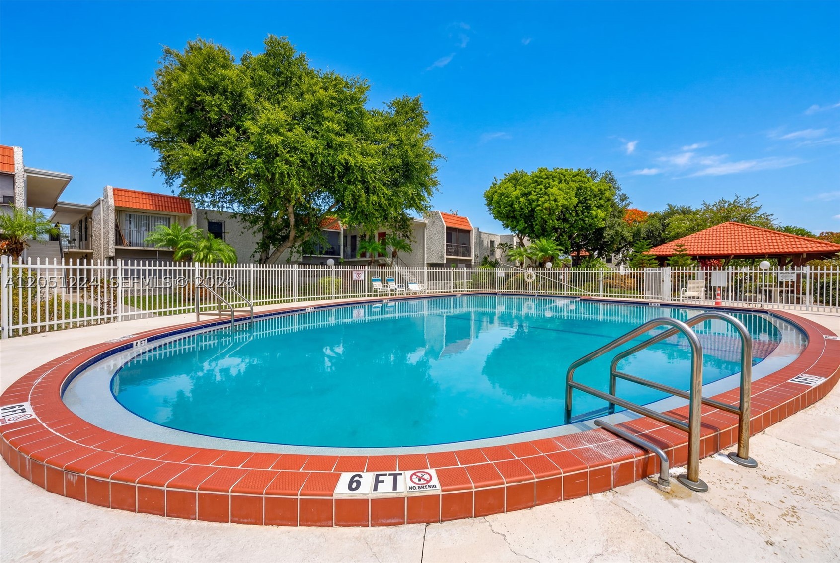 8701 SW 141st St #L6, Palmetto Bay FL 33176