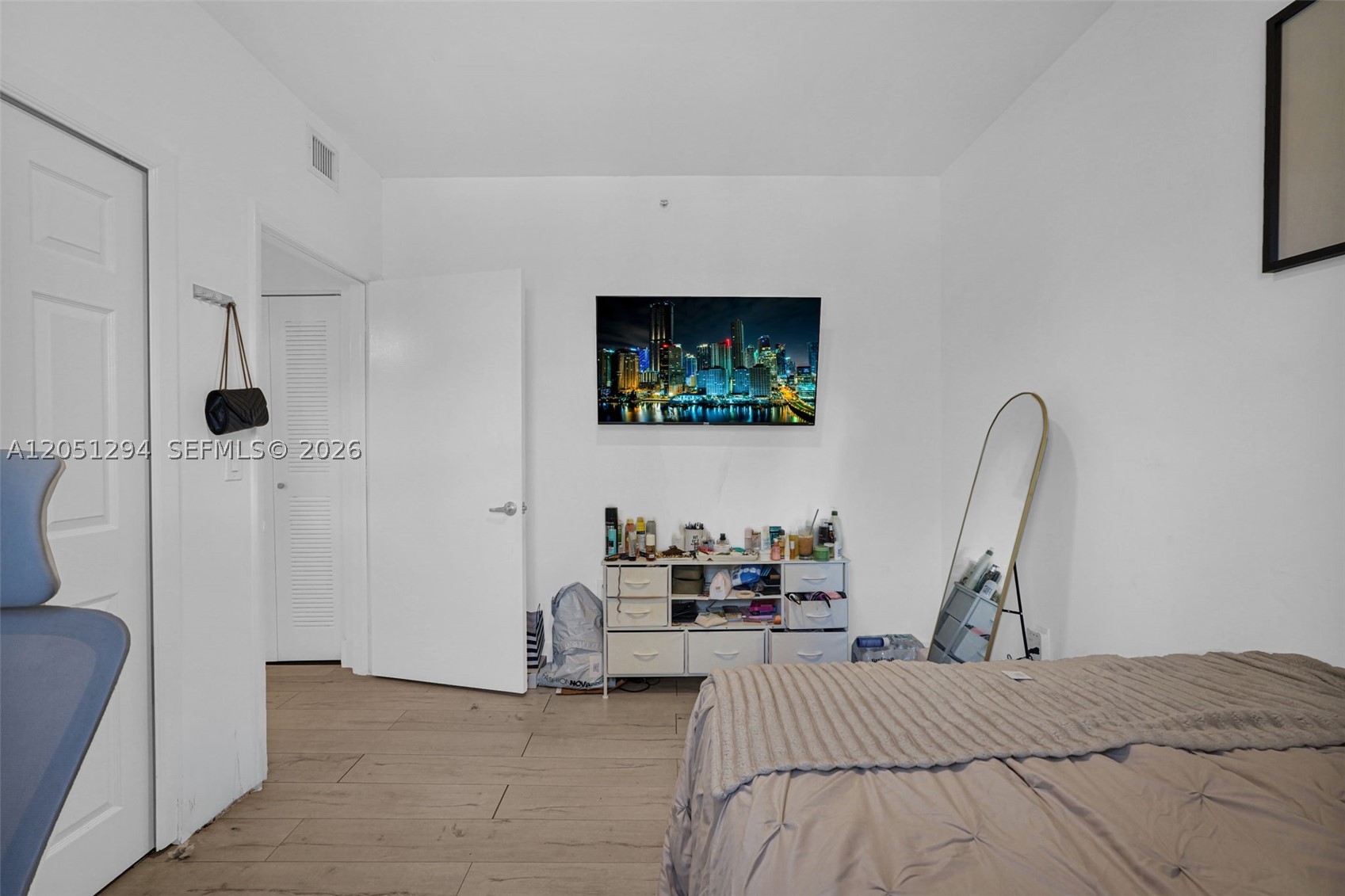 185 SE 14th Ter #2810, Miami FL 33131