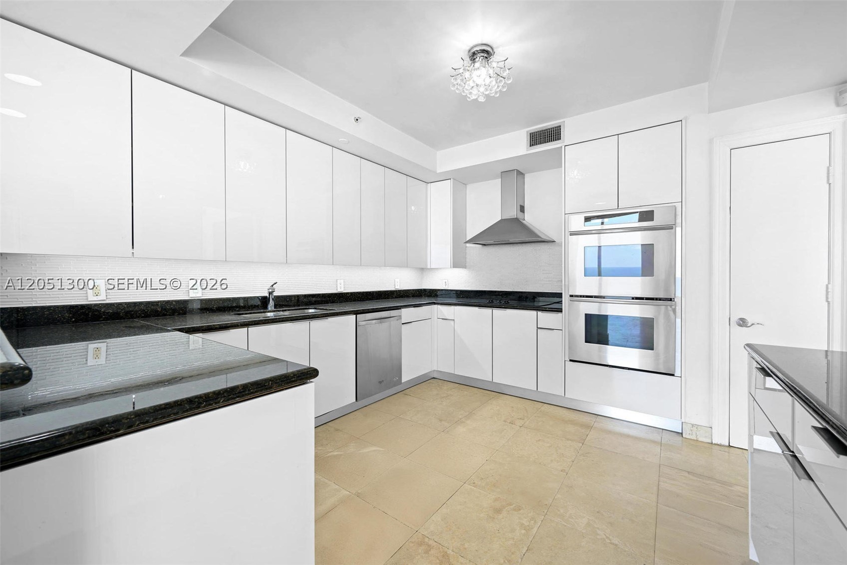 20201 E Country Club Dr #1502, Aventura FL 33180