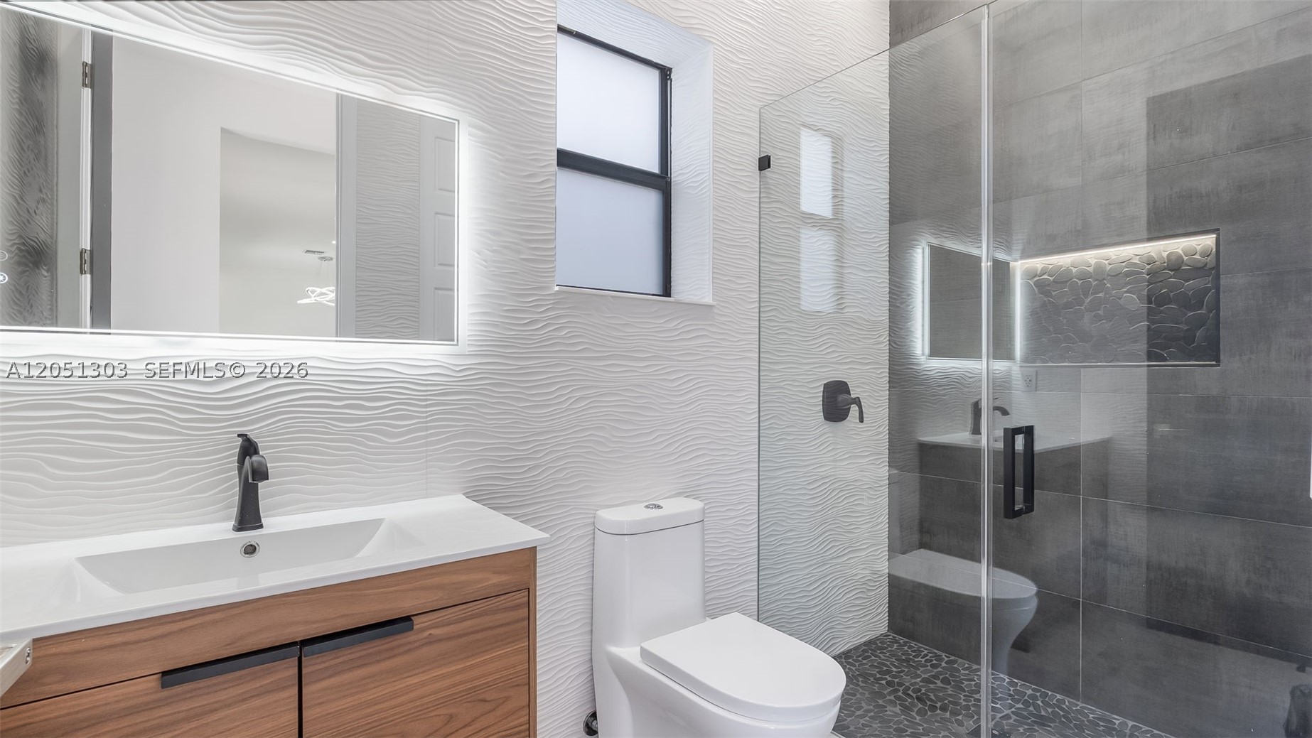 8900 NW 161st Ter, Miami Lakes FL 33018