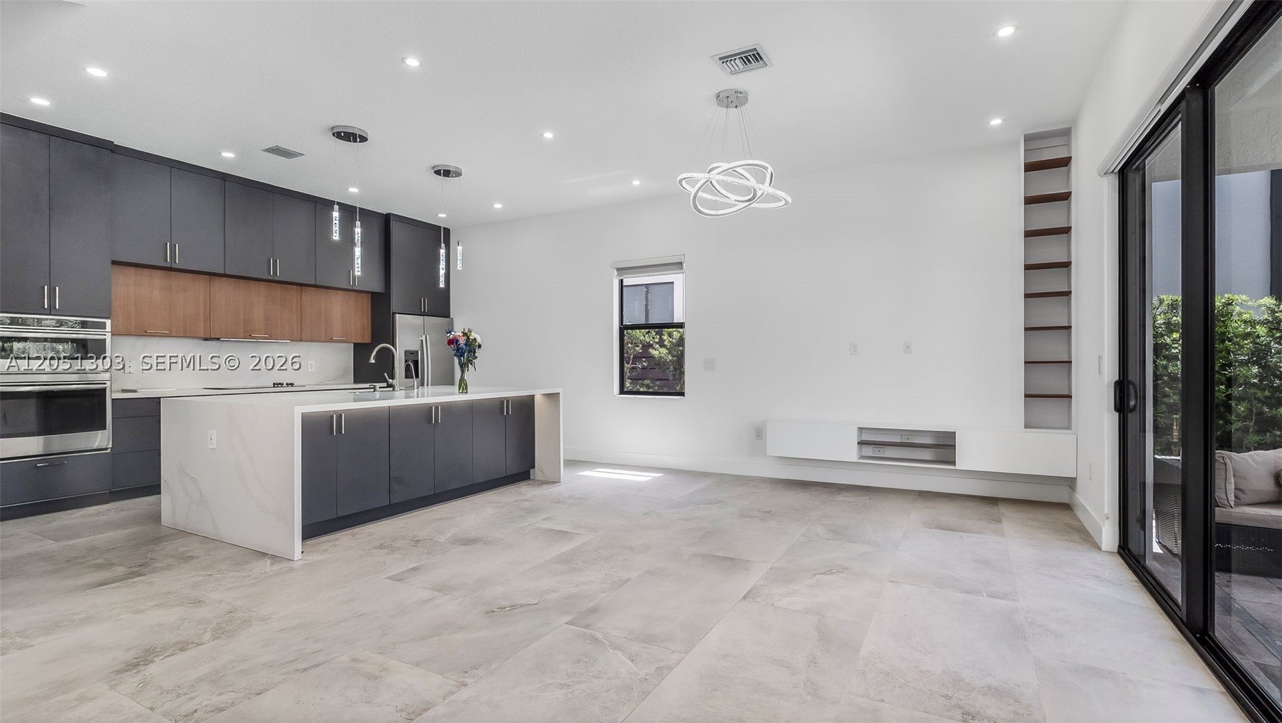 8900 NW 161st Ter, Miami Lakes FL 33018