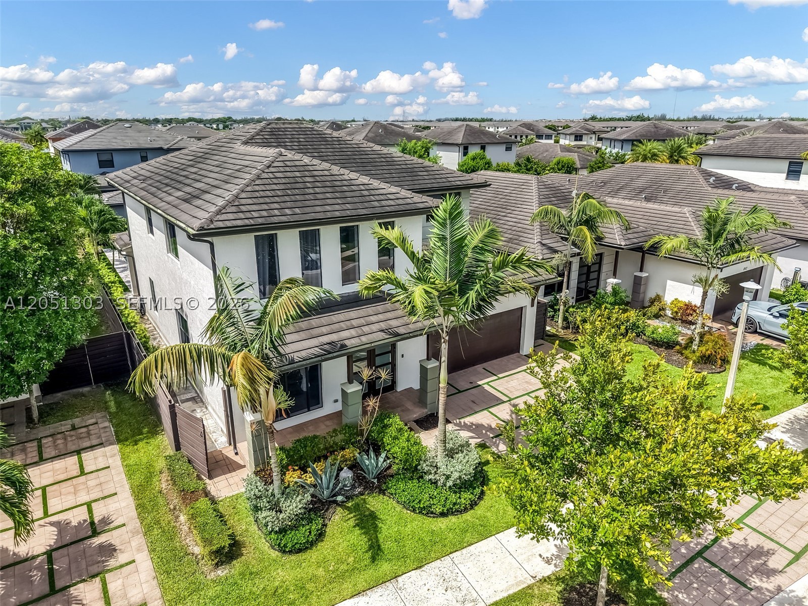 8900 NW 161st Ter, Miami Lakes FL 33018